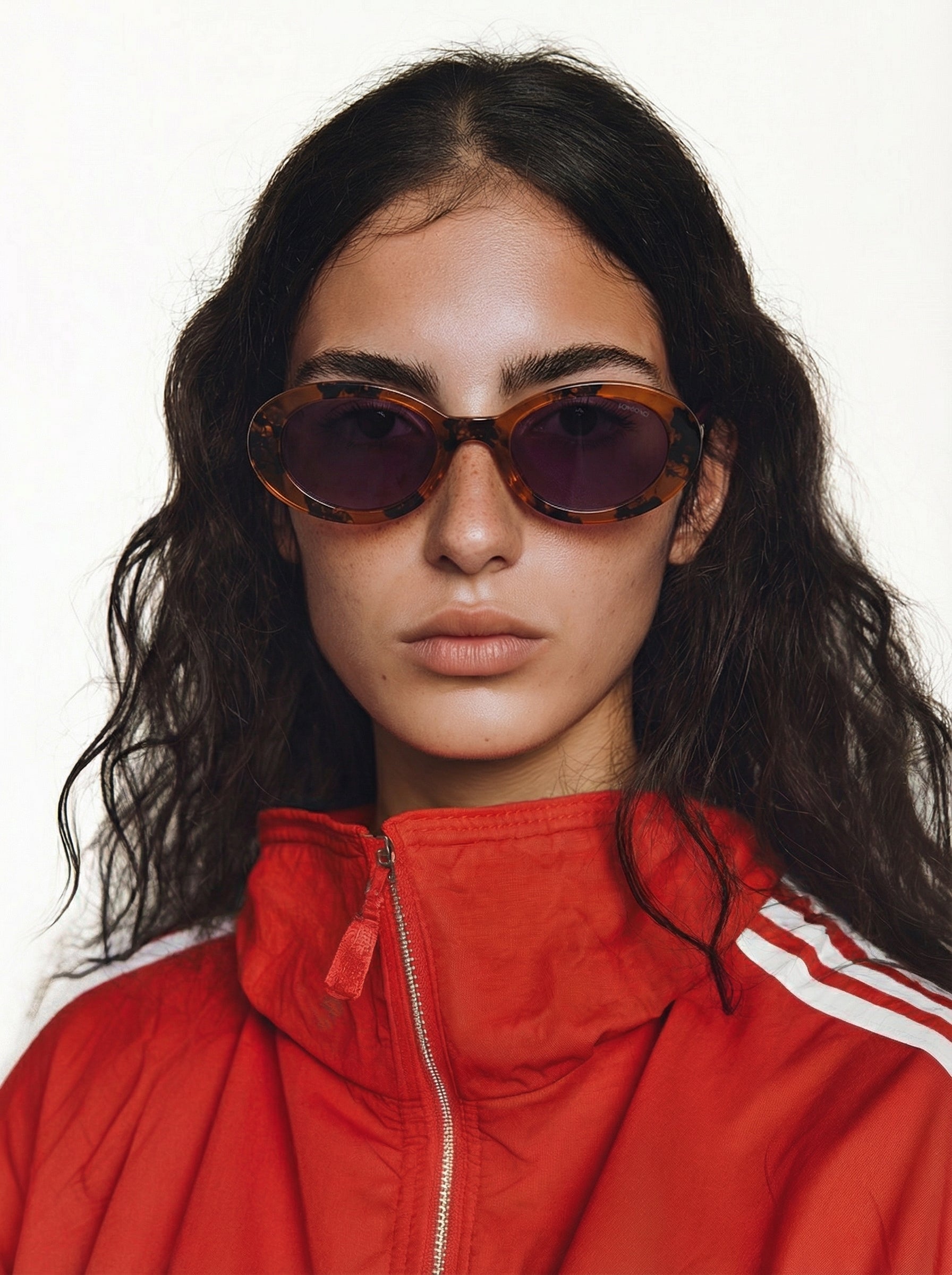 komono-ana-amber-ink-sonnenbrille-ovale-gl-ser-mit-rundem-rahmen image 4