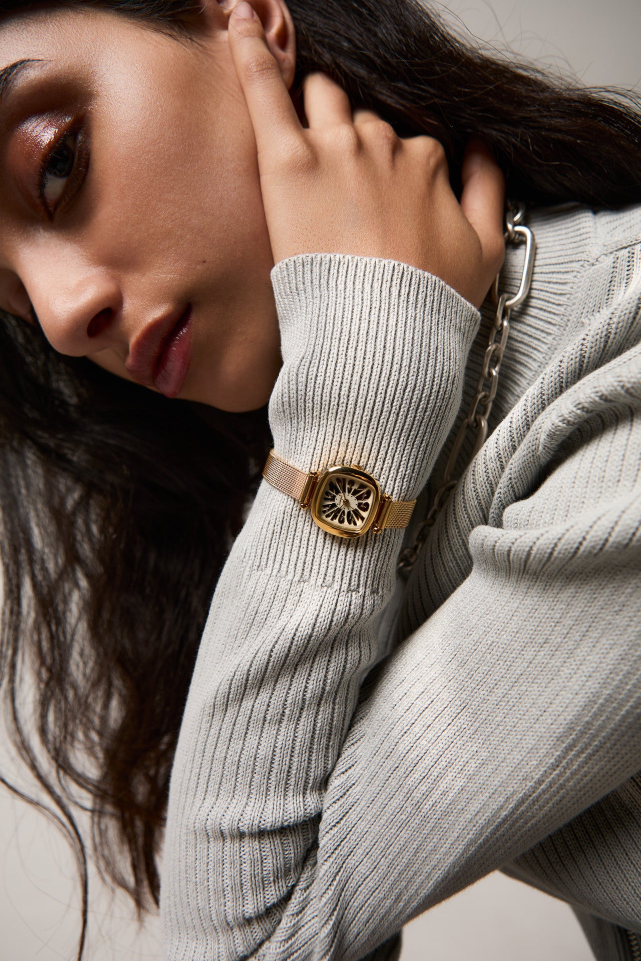komono-moneypenny-flower-royale-damenuhr-gold-noir-edelstahl image 3