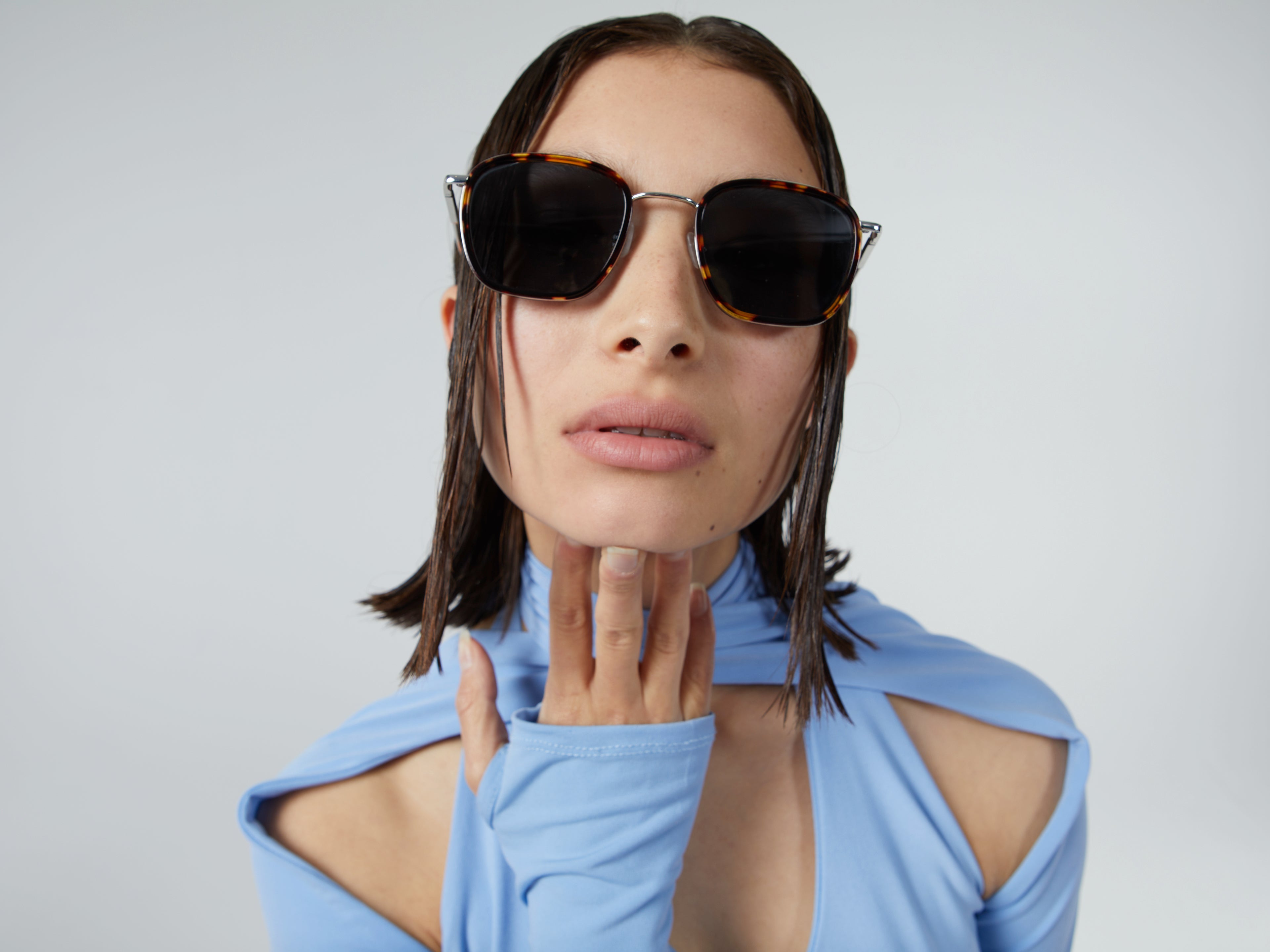 komono-adam-silver-tortoise-glass-wing-sonnenbrille image 3