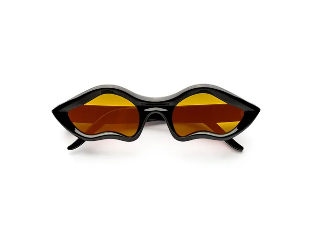 komono-x-byeongho-lee-kai-black-gold-sonnenbrille image 1