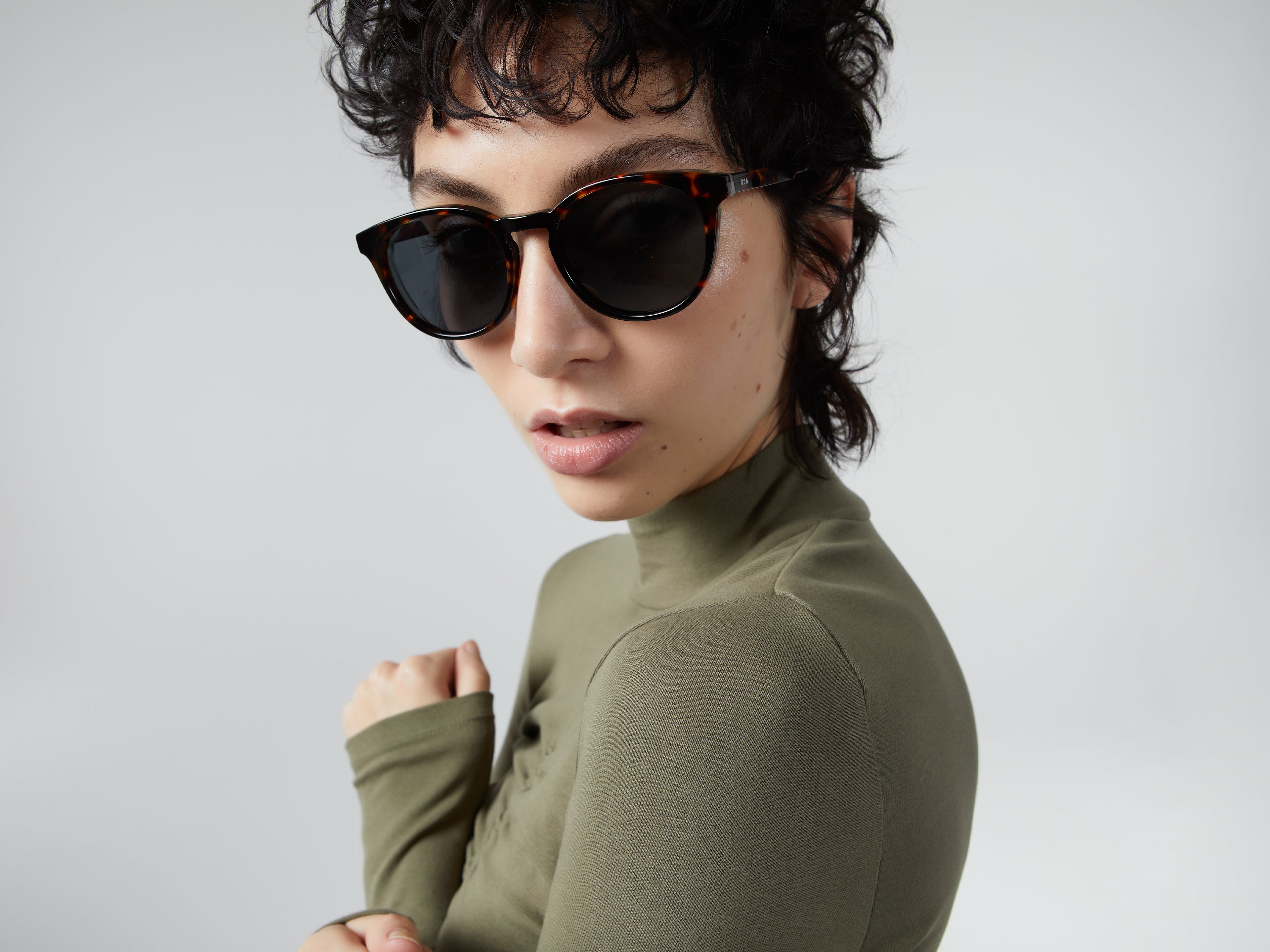komono-hudson-tortoise-glass-wing-sonnenbrille-eco-acetat image 3