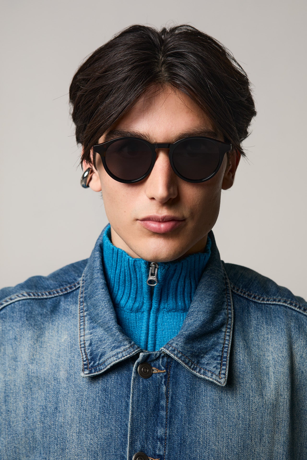 komono-archie-tortoise-black-sonnenbrille-rund-polarisiert image 5