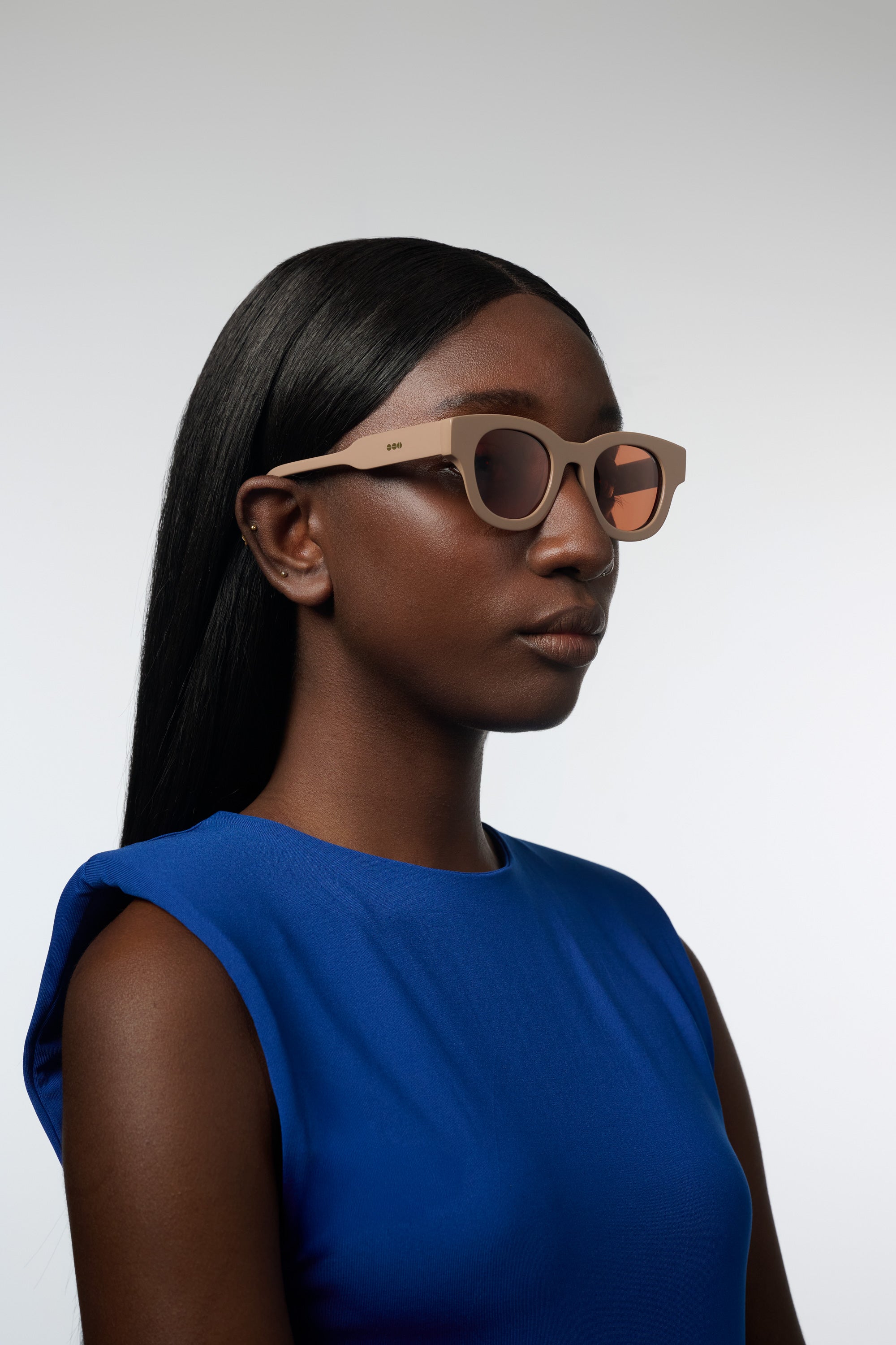komono-rae-thornwood-sonnenbrille-aus-der-next-sonnenserie-warmes-holzton-design image 4