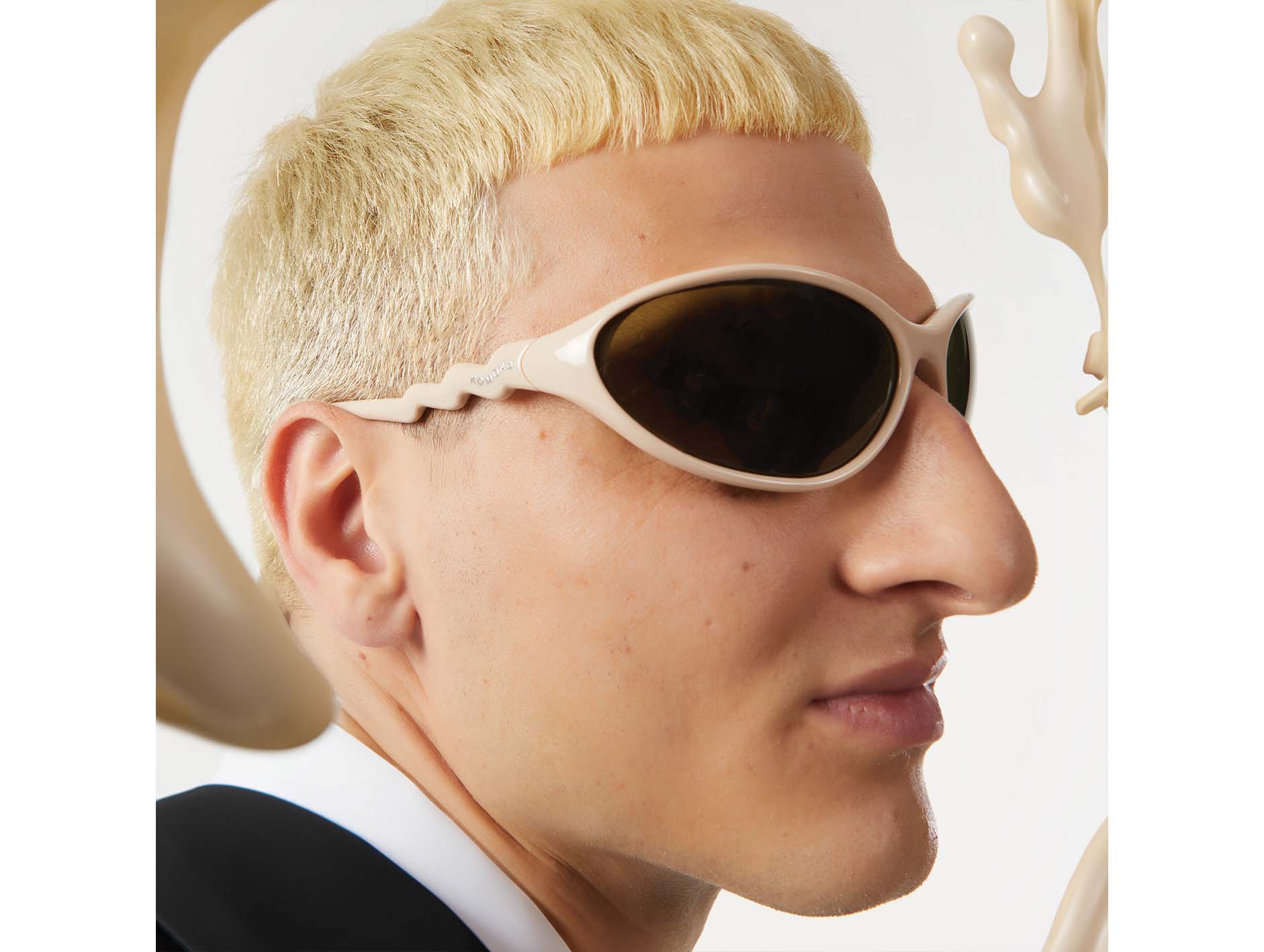 komono-glitch-almond-kaki-sonnenbrille-mit-get-nten-gl-sern-bioplastik image 4