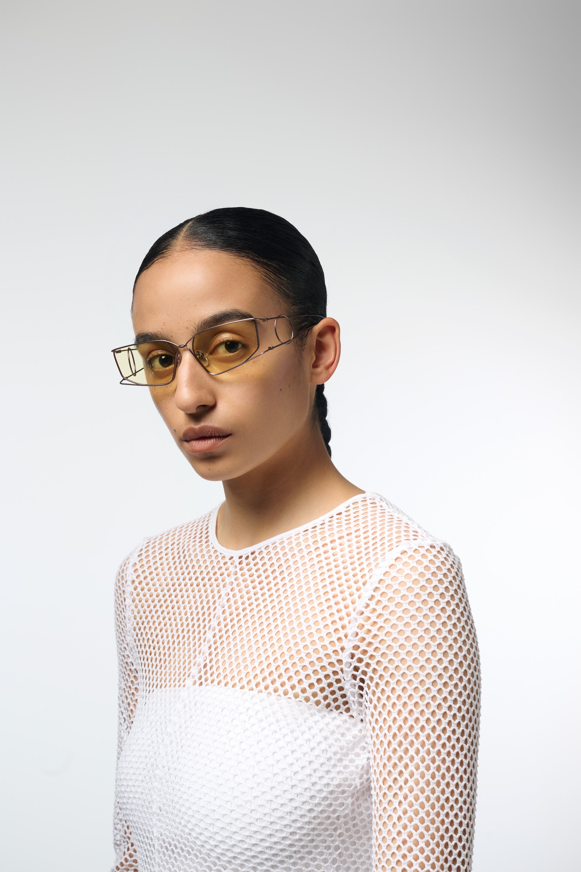 komono-x-gabrielle-szwarcenberg-gun-kai-limitierte-kollaborations-sonnenbrille image 4