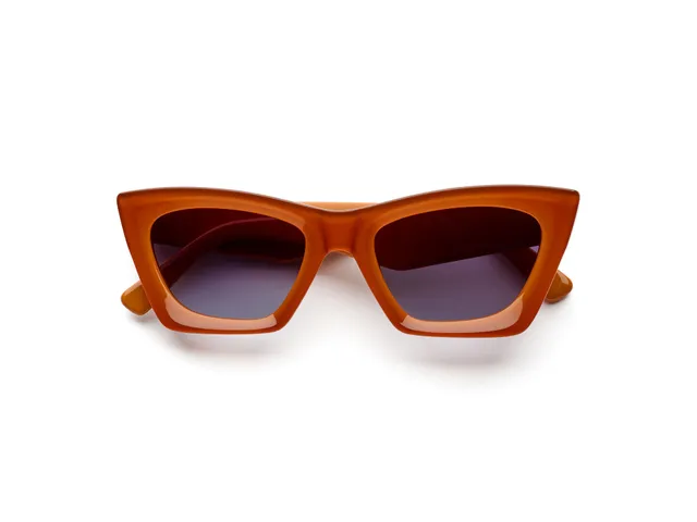 komono-mae-amber-cat-eye-sonnenbrille-acetate-renew-dunkelblaue-gradientengl-ser image 1