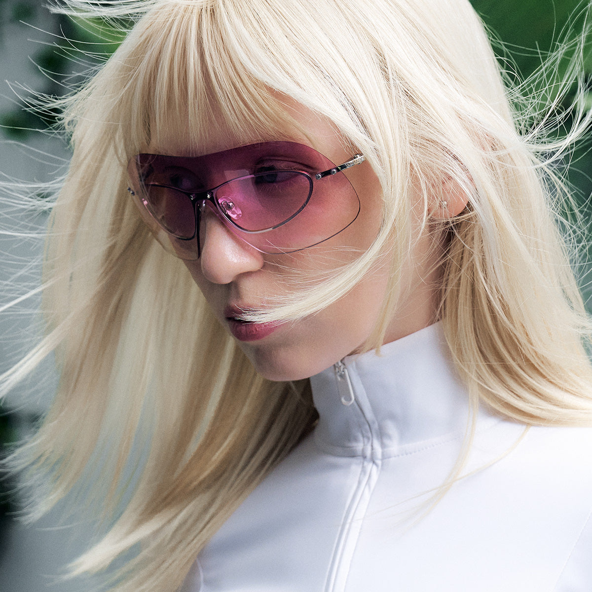 meller-project-03-pink-sonnenbrille-masken-silhouette-mit-get-ntem-glas-und-meta image 4