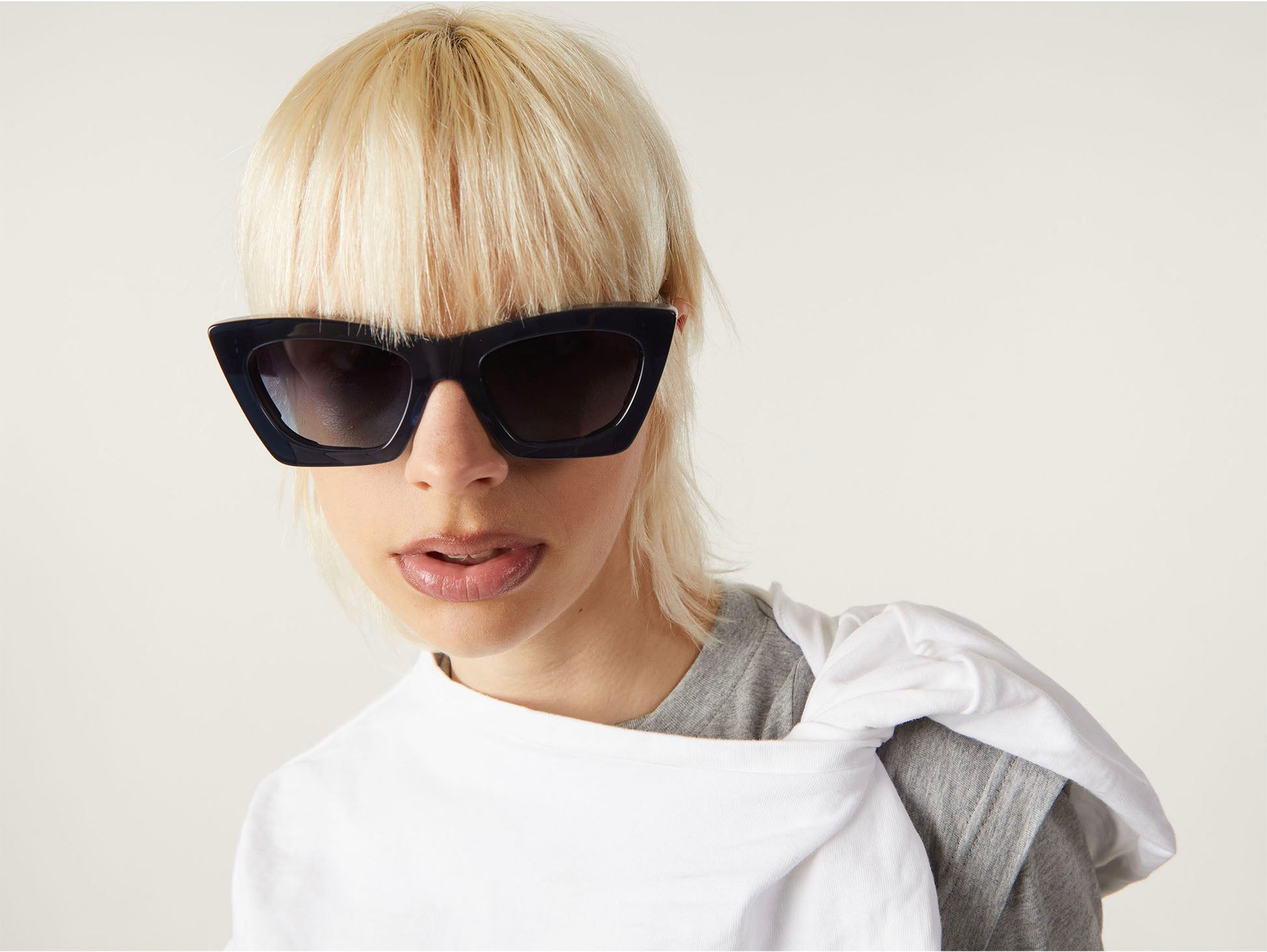 komono-m-yale-shift-tom-eerebout-cat-eye-sonnenbrille-polarisiert-eco-acetat-gra image 3