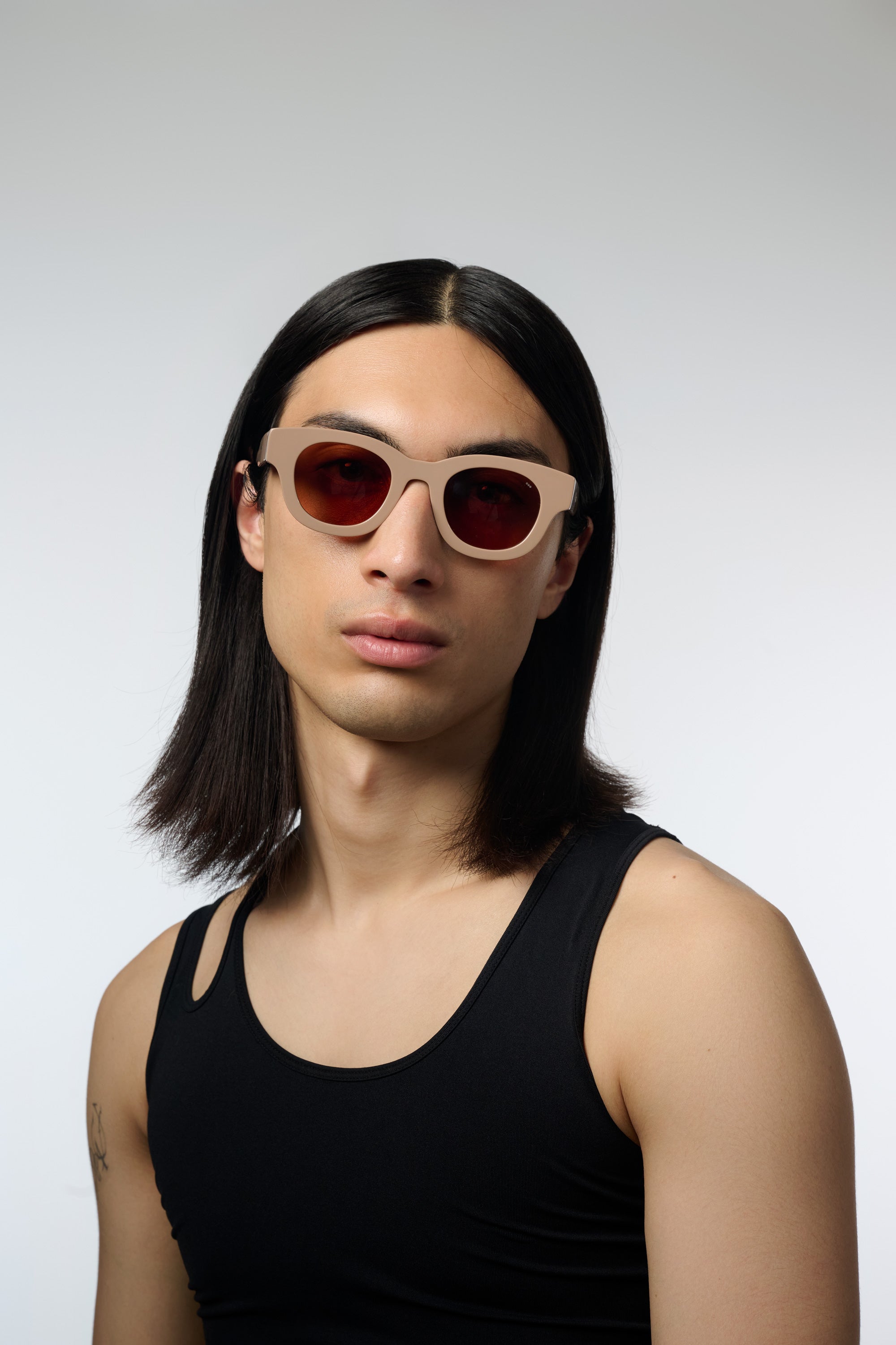 komono-rae-thornwood-sonnenbrille-aus-der-next-sonnenserie-warmes-holzton-design image 3
