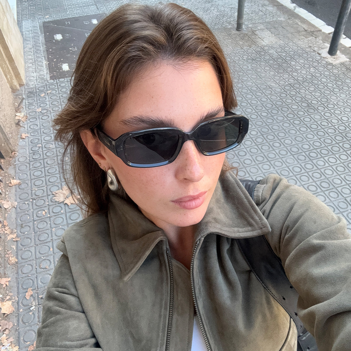 meller-azzi-fossil-olive-sonnenbrille-rechteckig-biobasiert image 6
