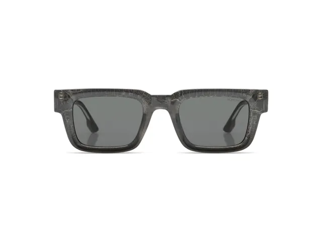 komono-victor-black-viper-eckige-bio-nylon-sonnenbrille-in-schwarz-f-r-gro-e-ges image 1