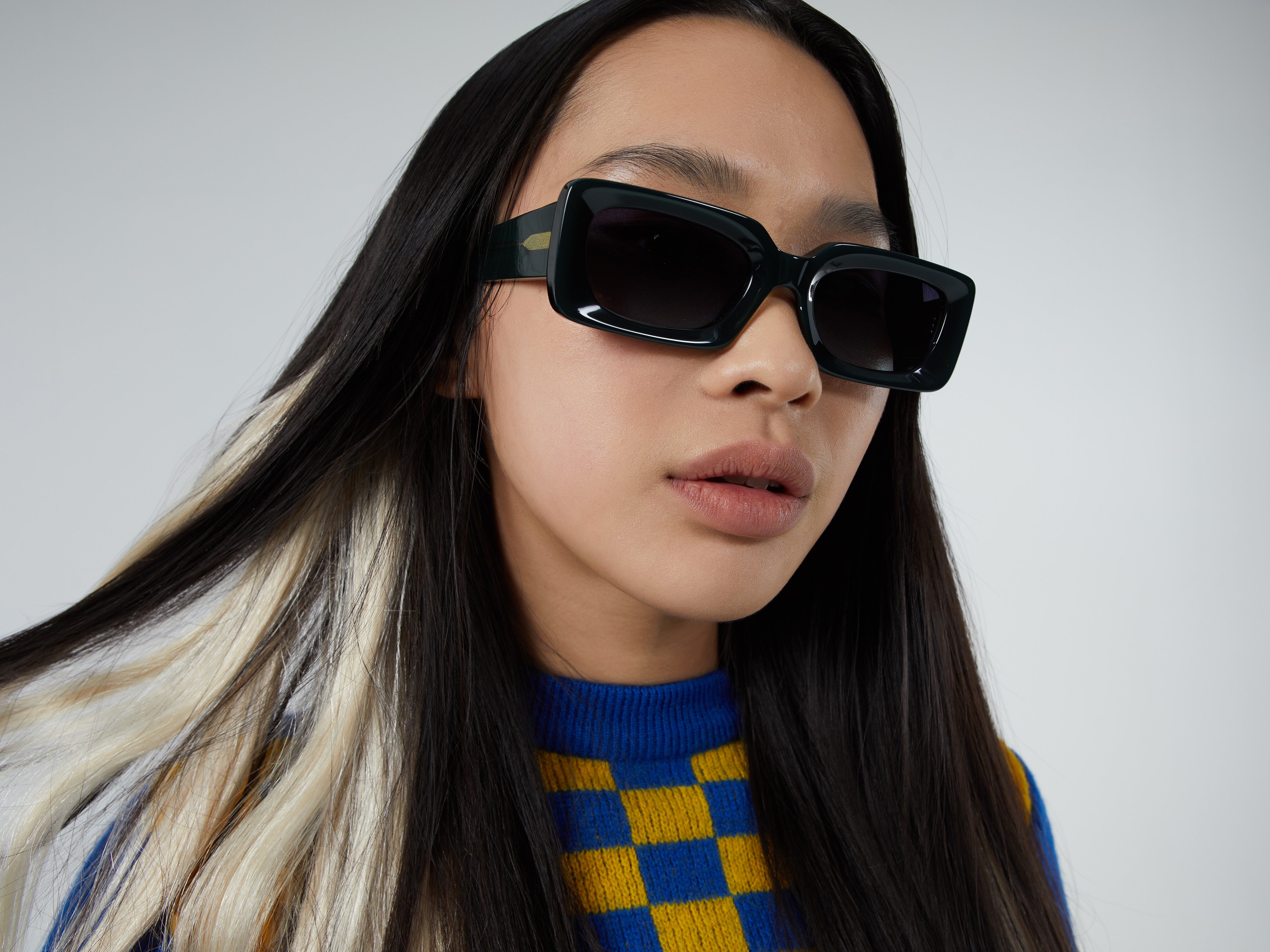 komono-o-black-sage-sonnenbrille-eckige-mid-century-fassung-kollaboration-tom-ee image 3