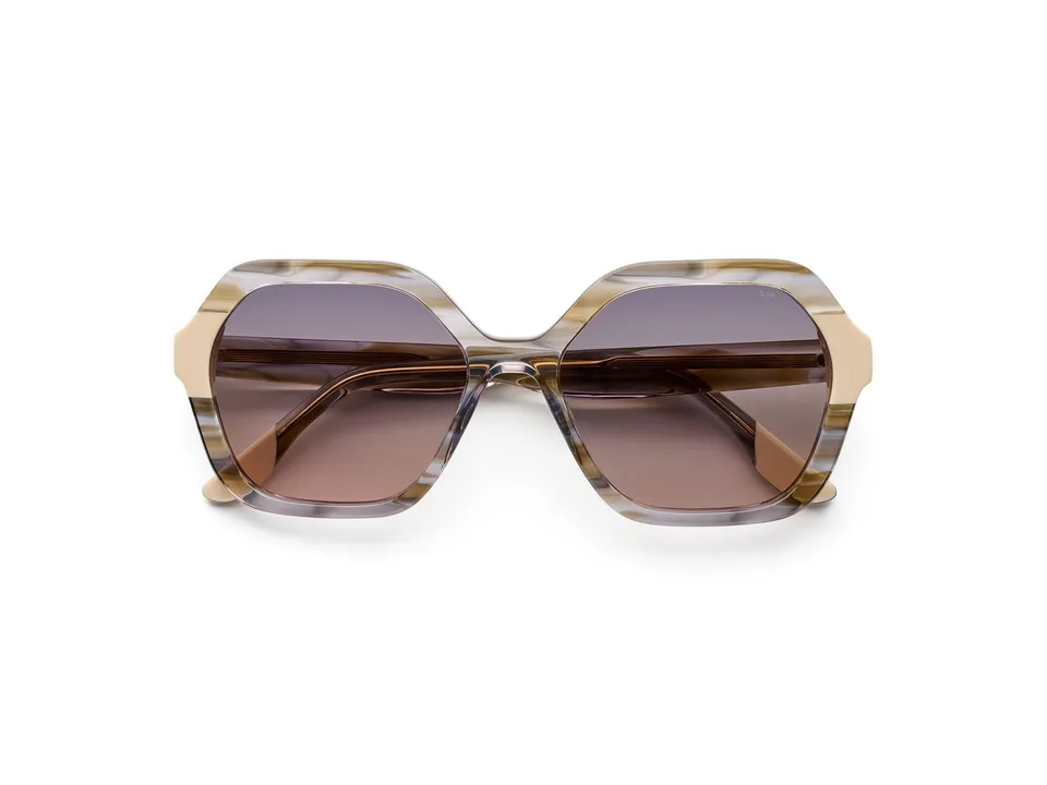komono-iggy-white-creme-smoked-oversized-sonnenbrille-mit-100-uv-schutz image 1