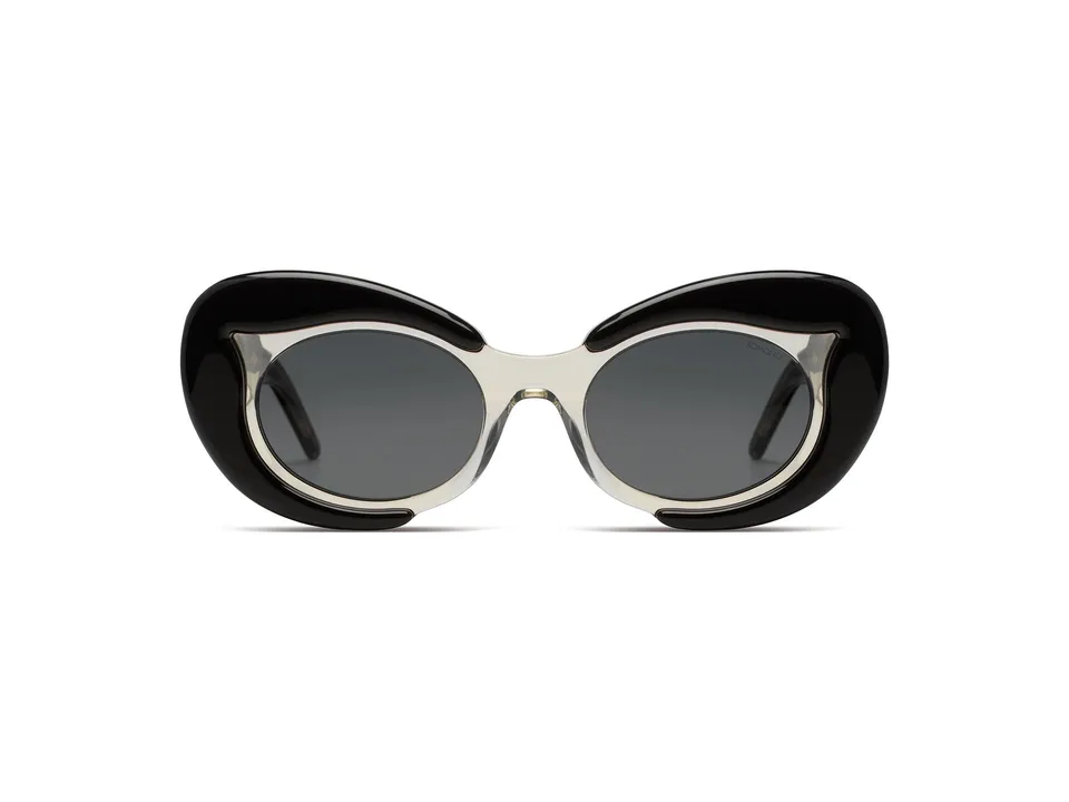 komono-x-jill-jiayue-she-jace-ovale-sonnenbrille-aus-eco-acetat-black-ash image 1