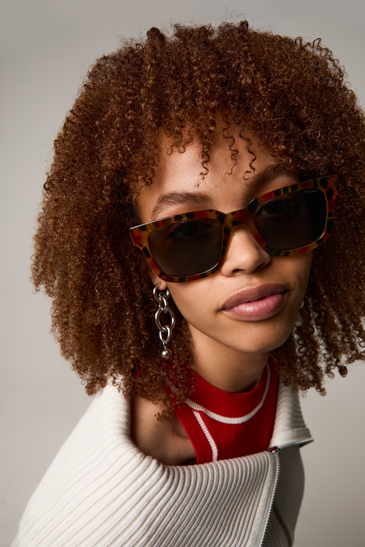 komono-bobby-amber-shell-bio-nylon-sonnenbrille-large-fit-eckig image 5