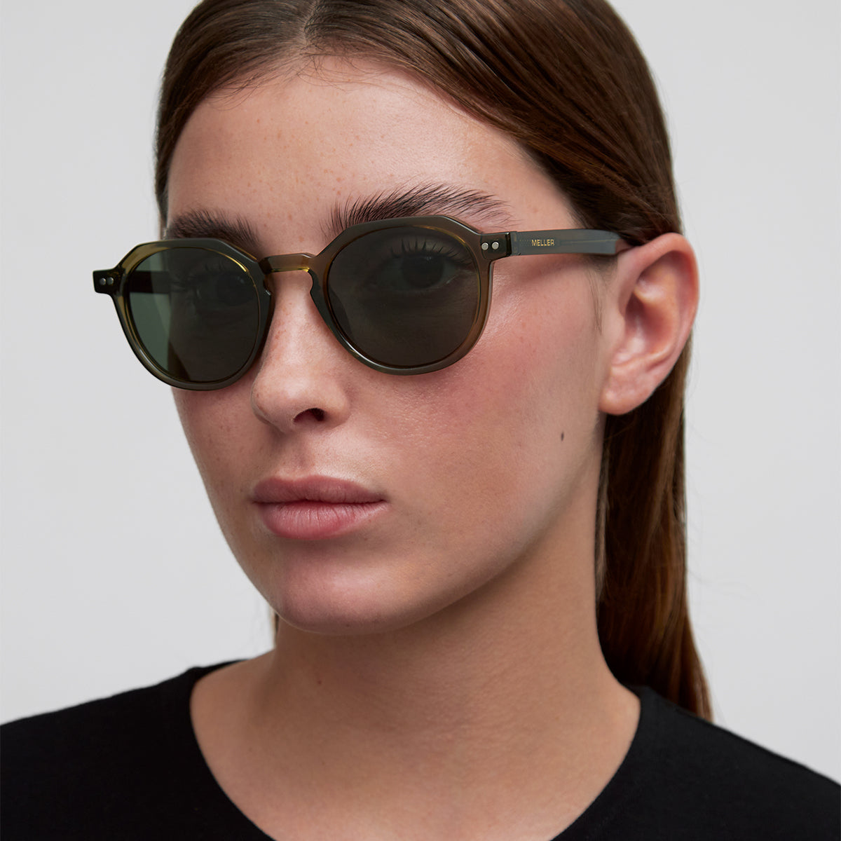 meller-chauen-moss-olive-sonnenbrille-vielseitige-passform-detailliertes-design- image 5