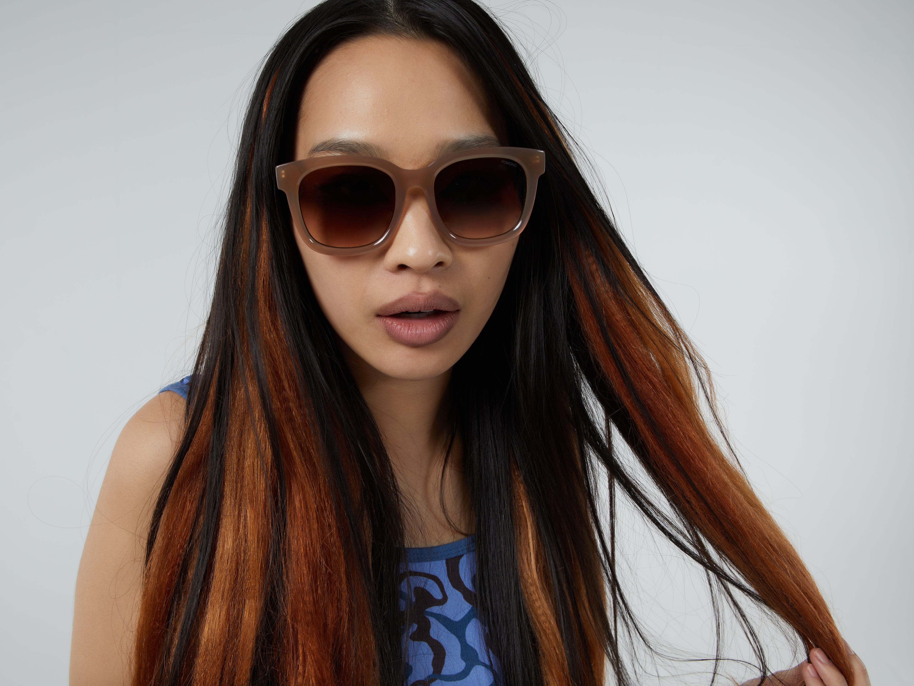 komono-sienna-sahara-rechteckige-sonnenbrille-aus-bioplastik-uv-schutz image 4