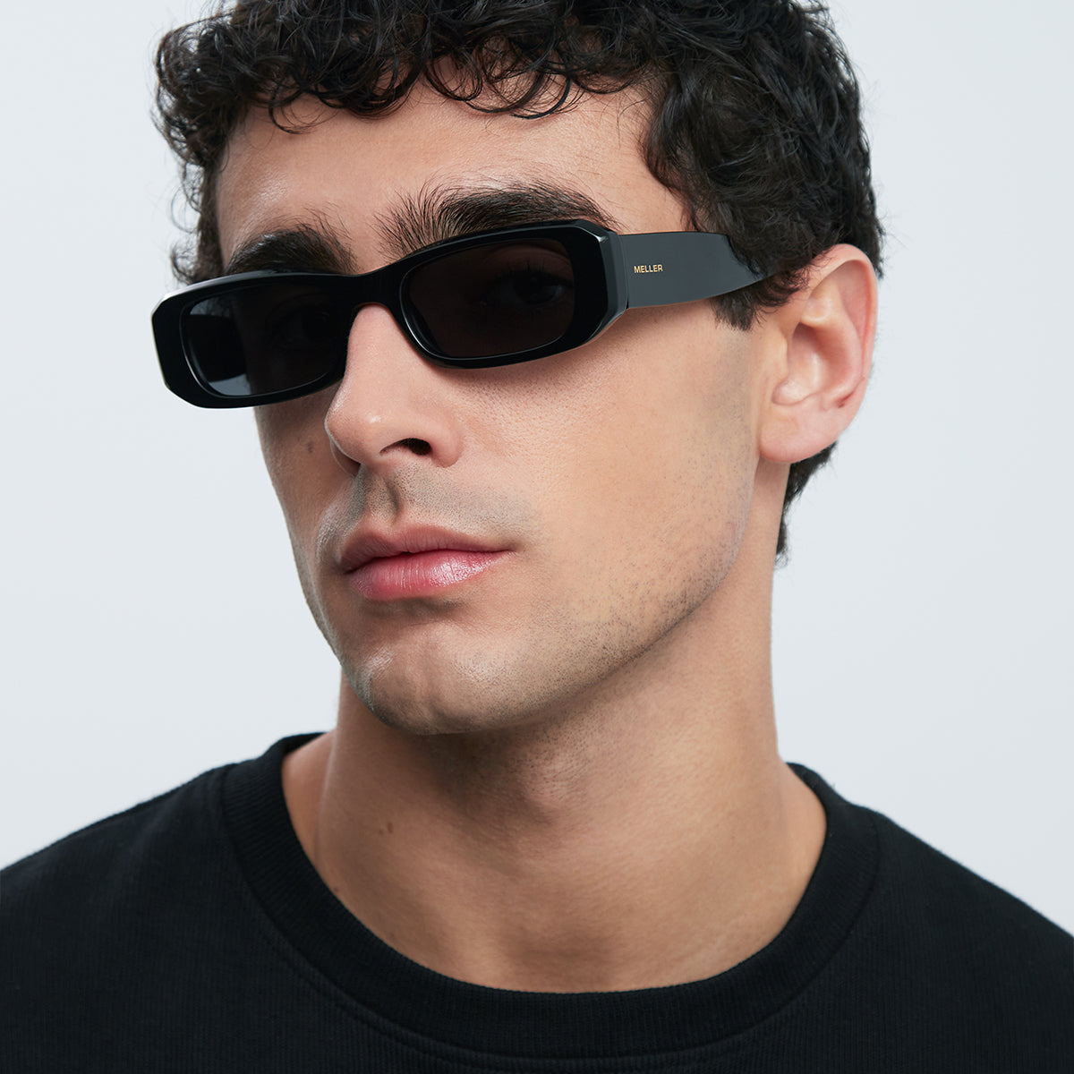 meller-sisi-all-black image 5