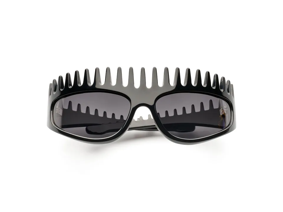 komono-x-uliana-black-sonnenbrille-mit-headband-design image 1