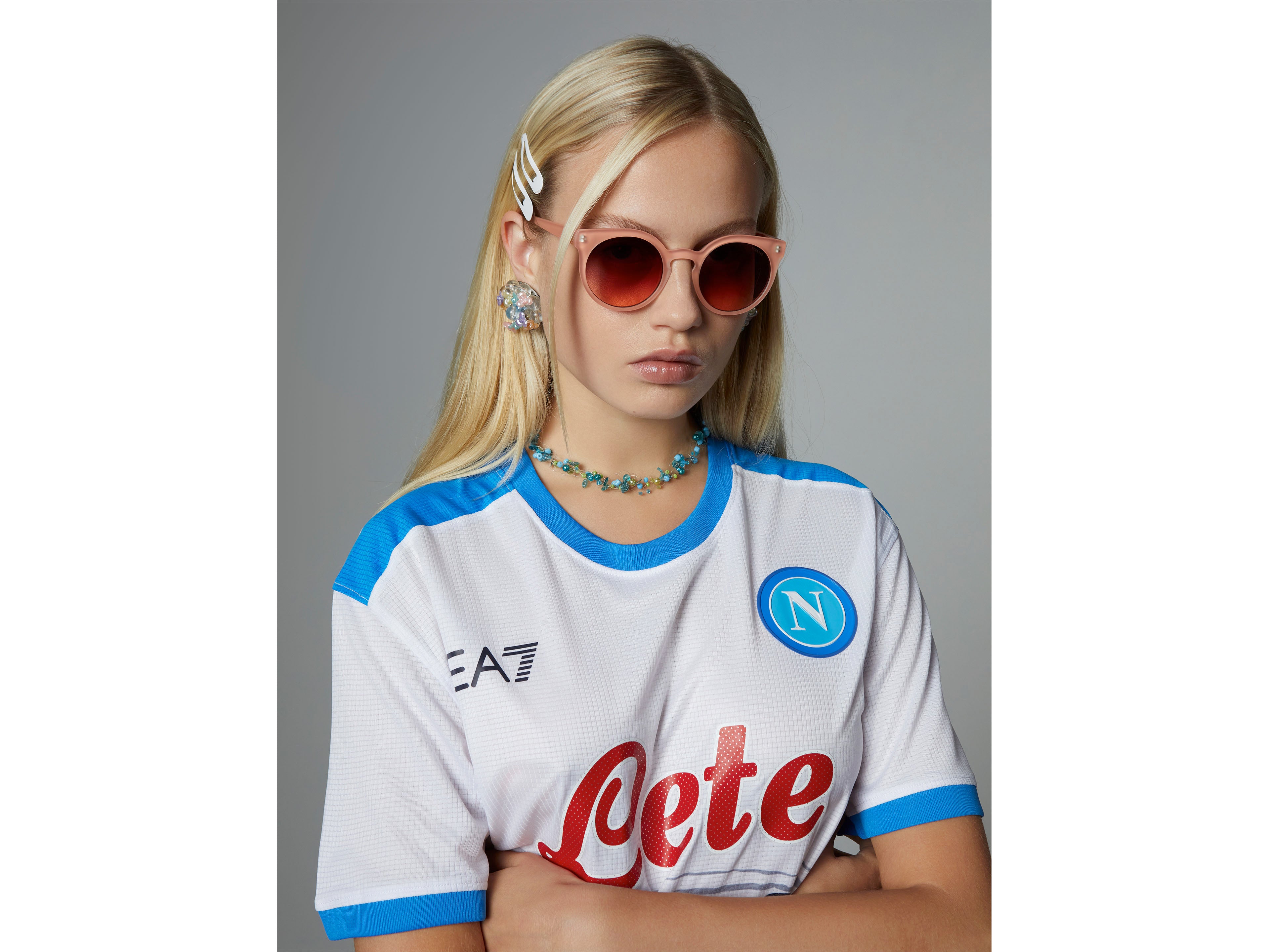 komono-lulu-velvet-coral-cat-eye-sonnenbrille-bio-nylon-orange image 3