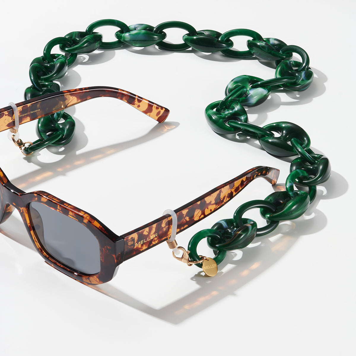 meller-kazi-brillenkette-green-wasserdesign-mit-verstellbaren-gummierden image 1