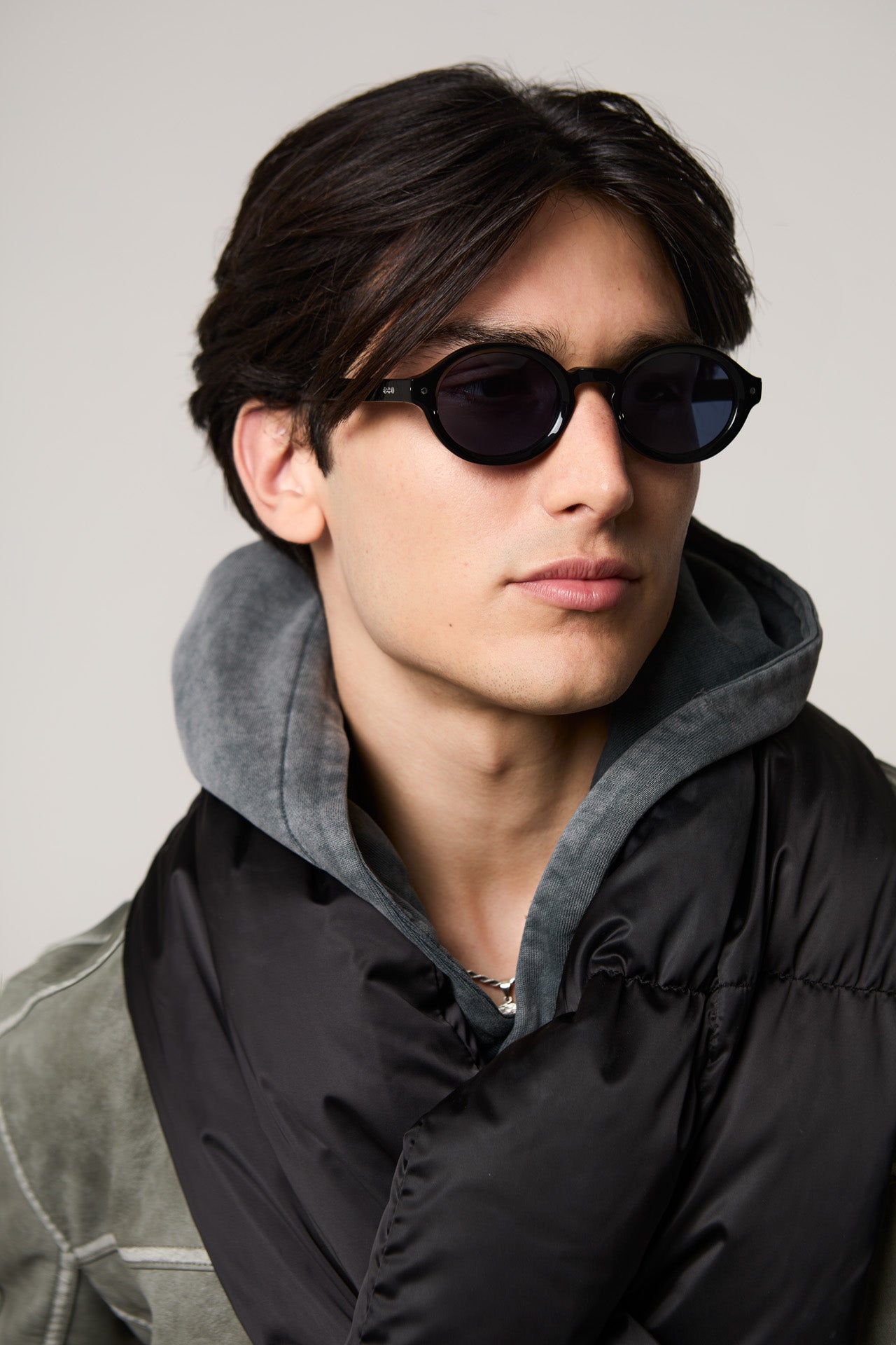 komono-jace-black-oval-sonnenbrille-polarisiert image 5