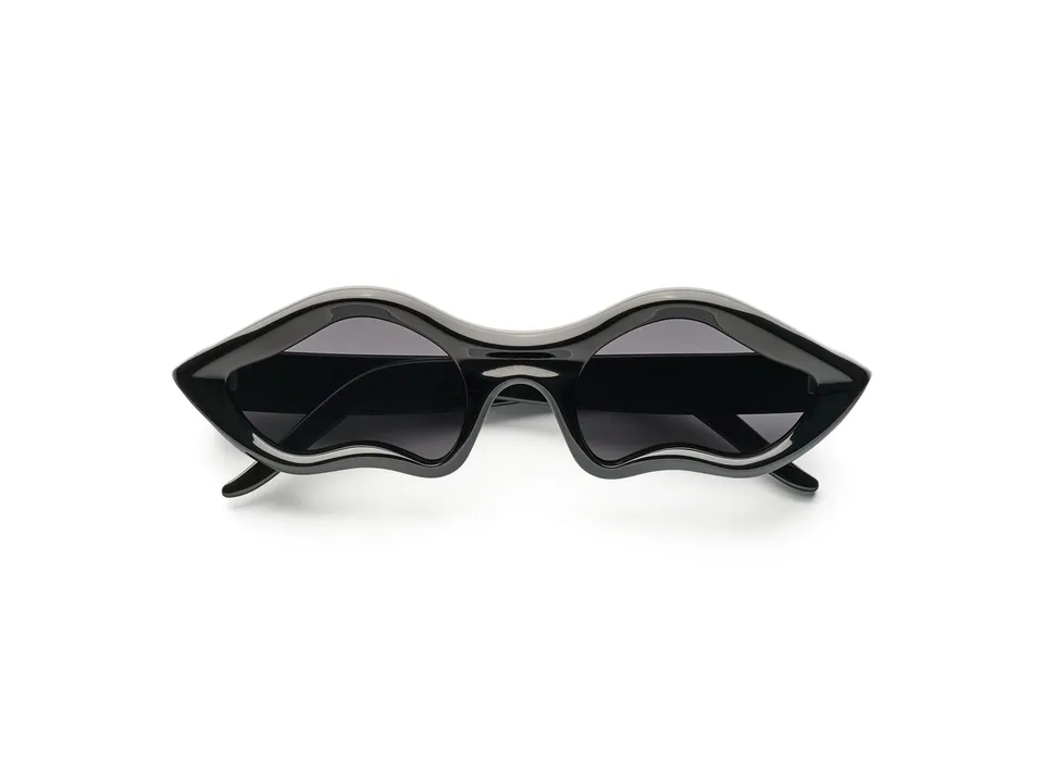 komono-x-byeongho-lee-black-smoke-sonnenbrille image 1