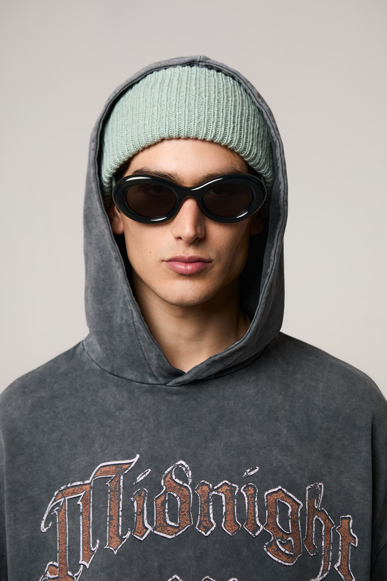 komono-molly-emerald-runde-oversize-sonnenbrille-aus-bio-nylon image 5