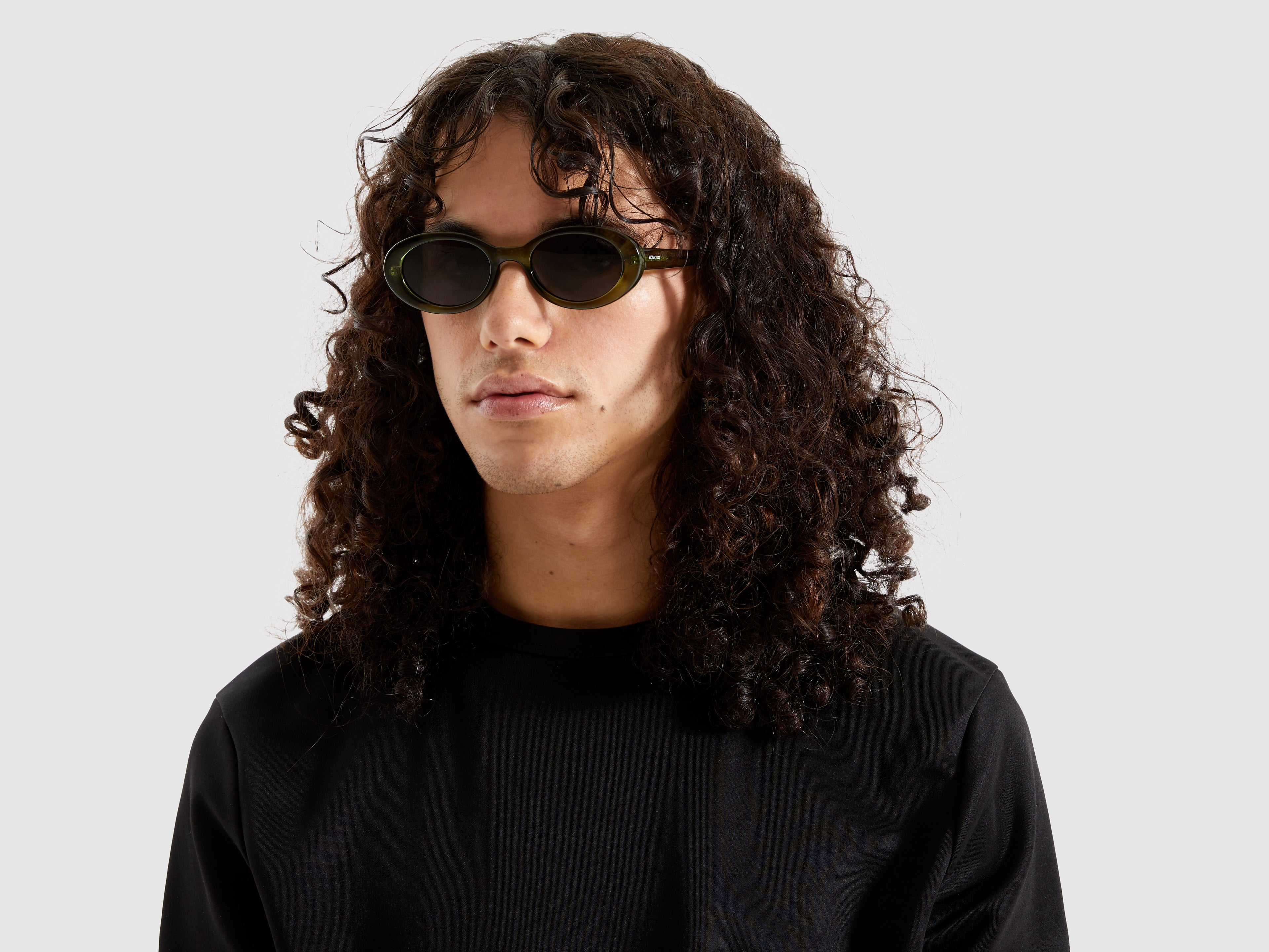 komono-ana-fern-sonnenbrille-ovale-gl-ser-in-rundem-rahmen-nachhaltige-materiali image 3