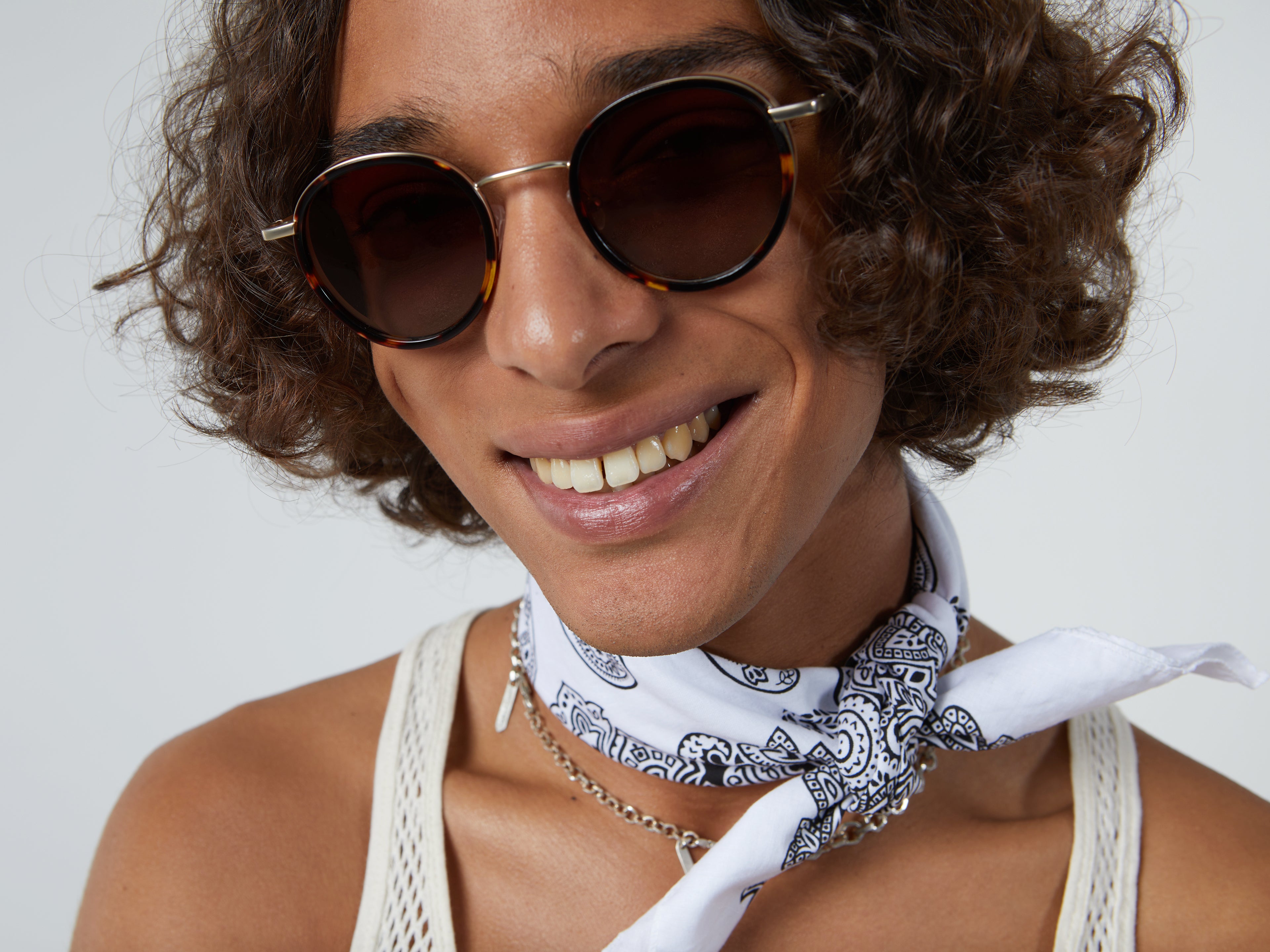 komono-pete-white-gold-tortoise-blond-wing-sonnenbrille image 3