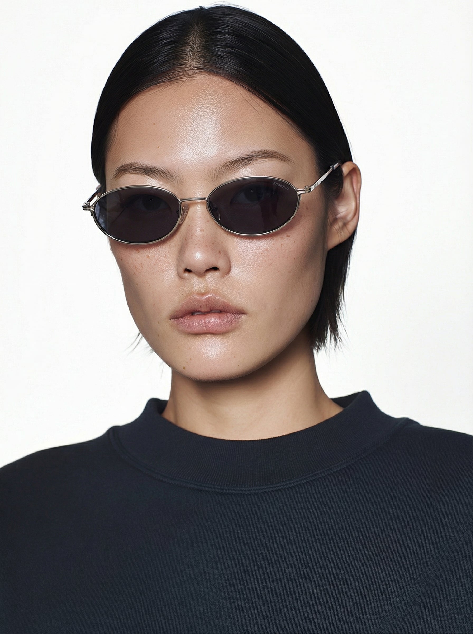 komono-tyla-silver-sonnenbrille-ovales-edelstahl-gestell image 5