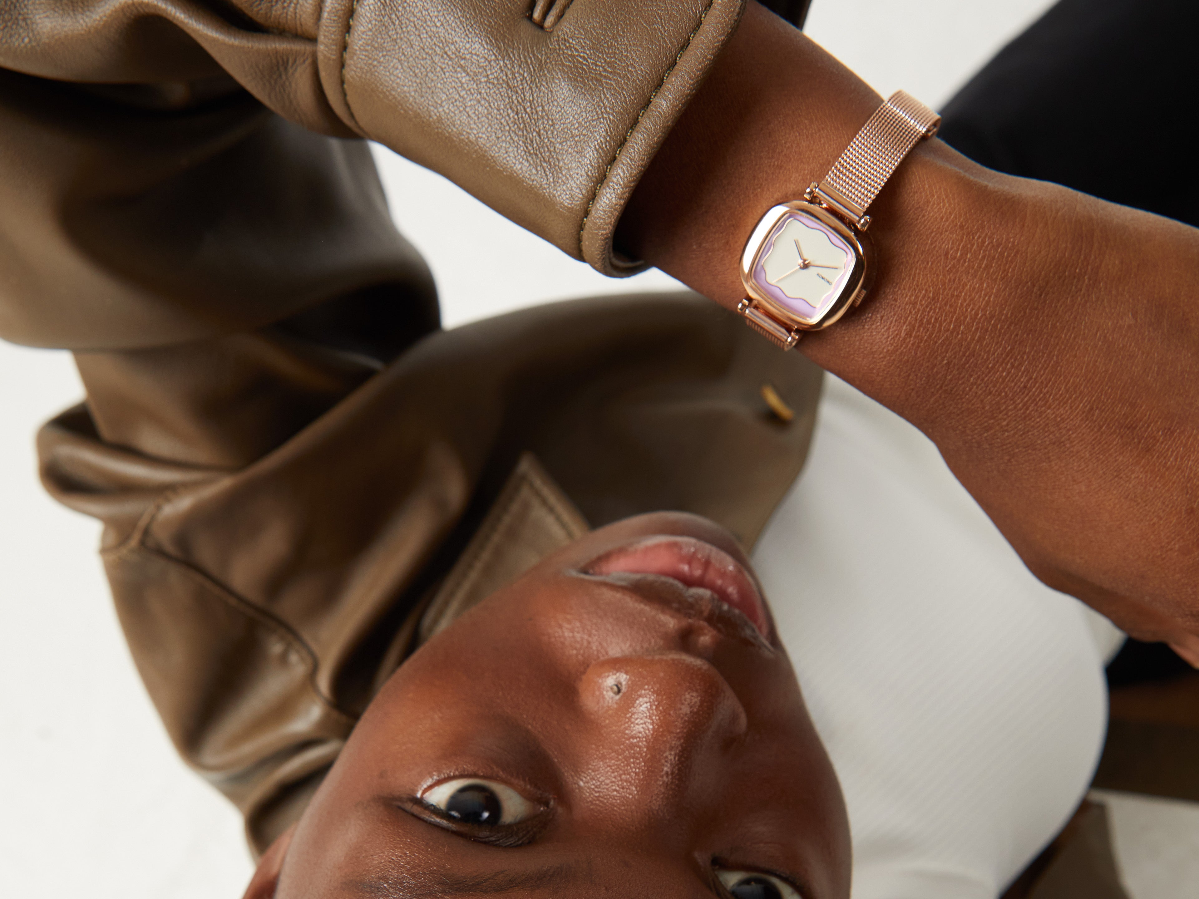 komono-moneypenny-armbanduhr-wave-royale-rose-gold-plum image 5