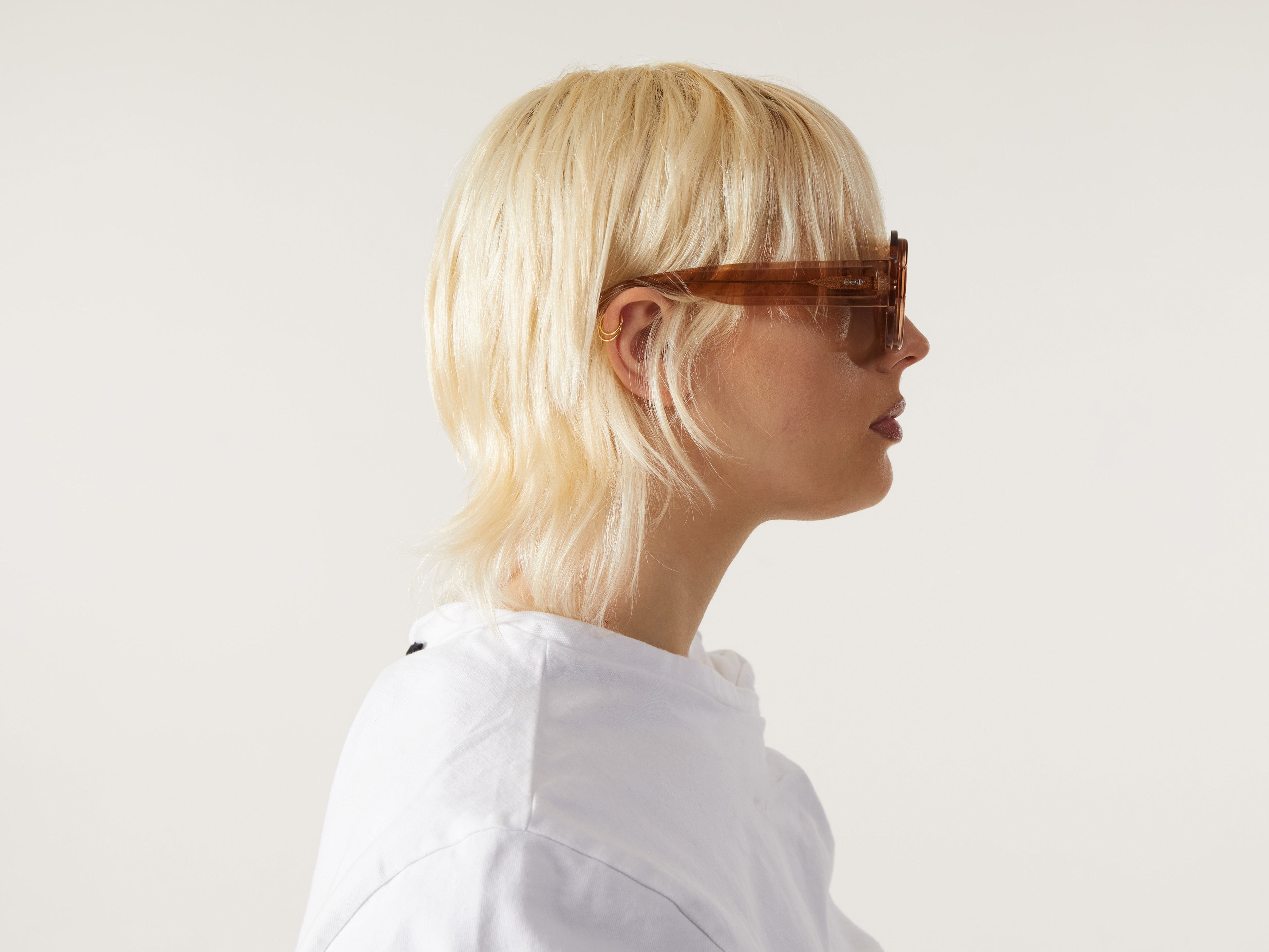 komono-x-victoria-lebrun-rose-bergro-e-sonnenbrille-transluzentes-acetat image 4