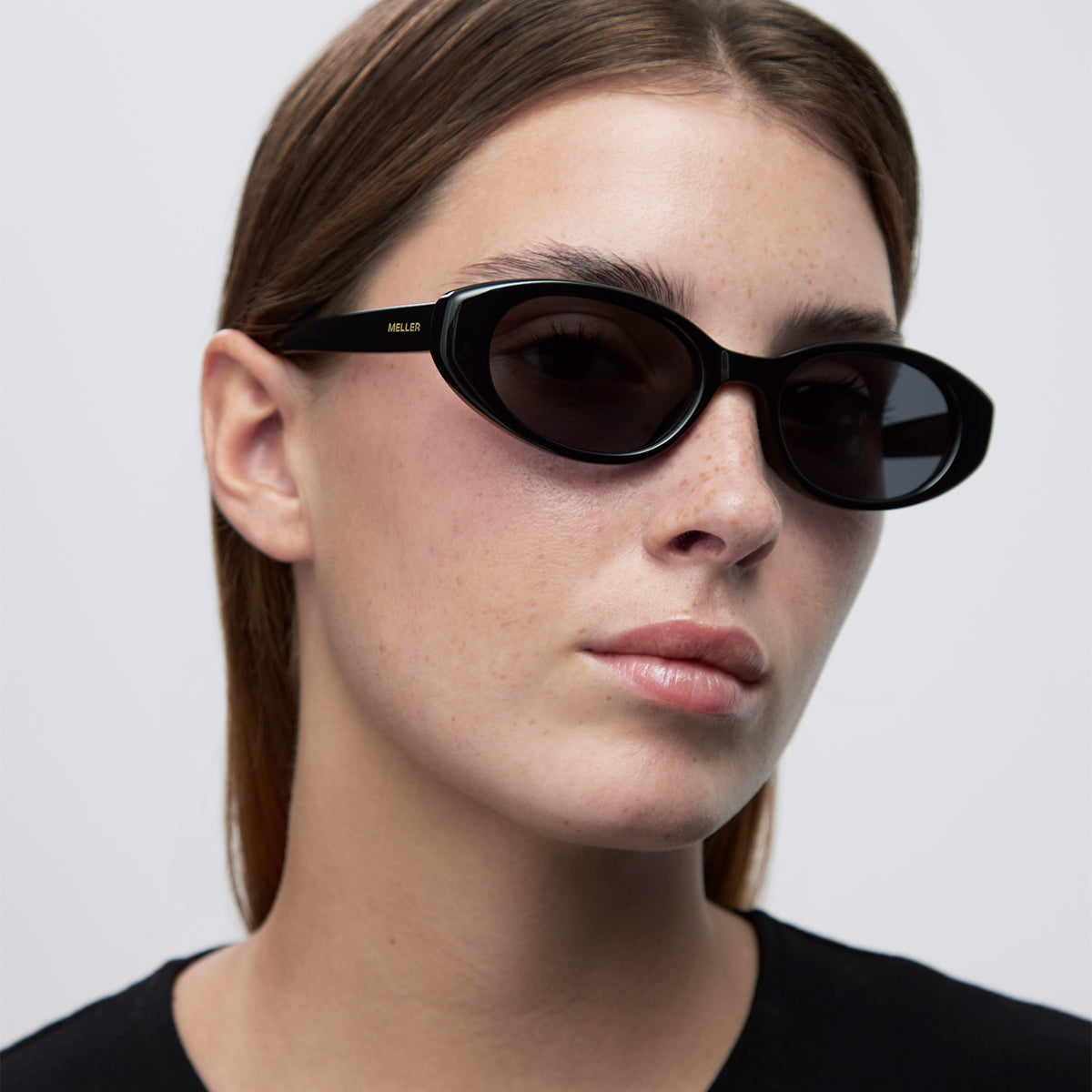 meller-zina-all-black-sonnenbrille image 4