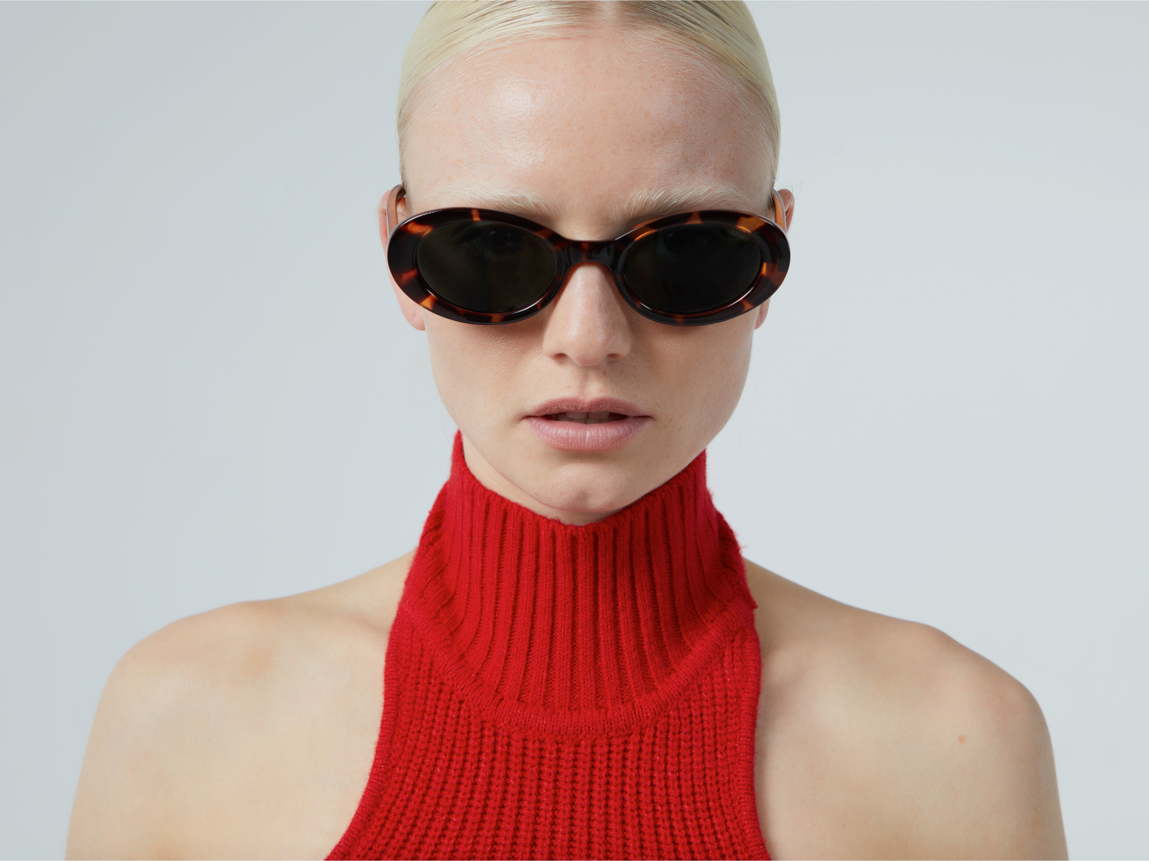 komono-ana-tortoise-sonnenbrille-rund-oval-nachhaltig-adult image 4