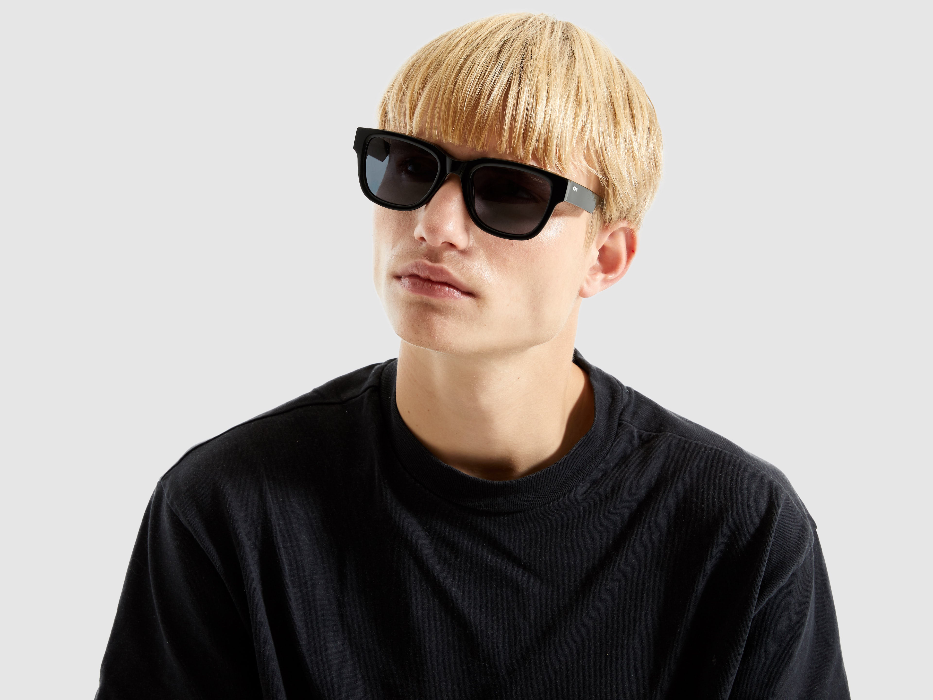 komono-danny-black-sonnenbrille-rechteckig-eco-acetat-schwarz image 3