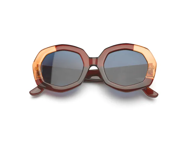 komono-amy-burgundy-coral-sonnenbrille-oktagonales-gestell-bio-nylon-transluzent image 1