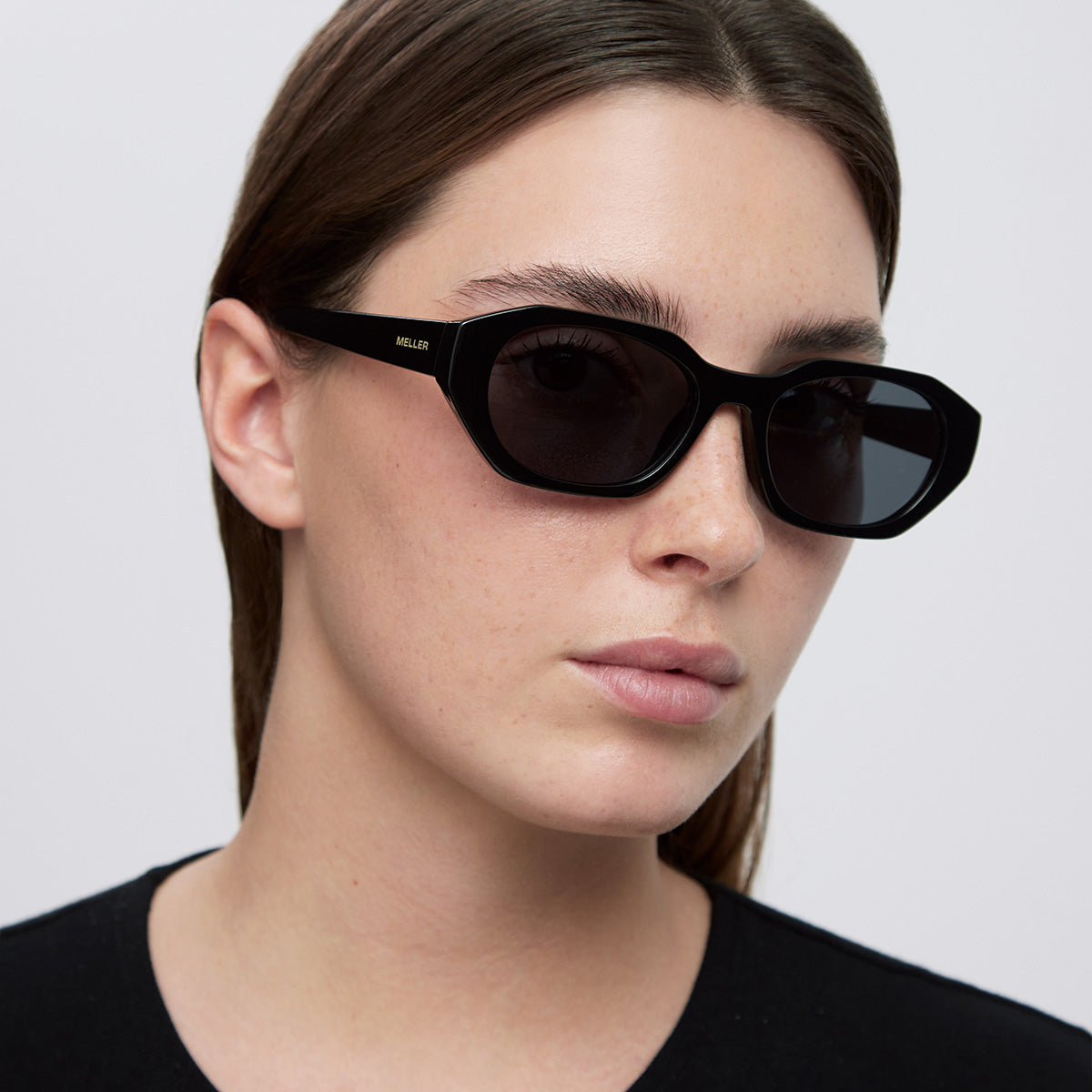 meller-anu-all-black-sonnenbrille image 4