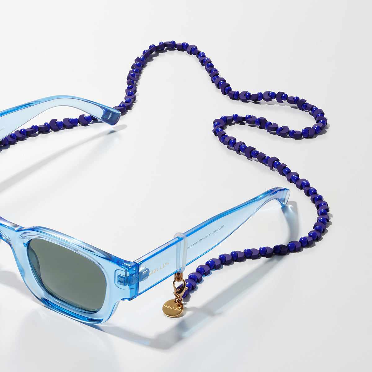 meller-aziza-blue-brillenkette-perlen image 1