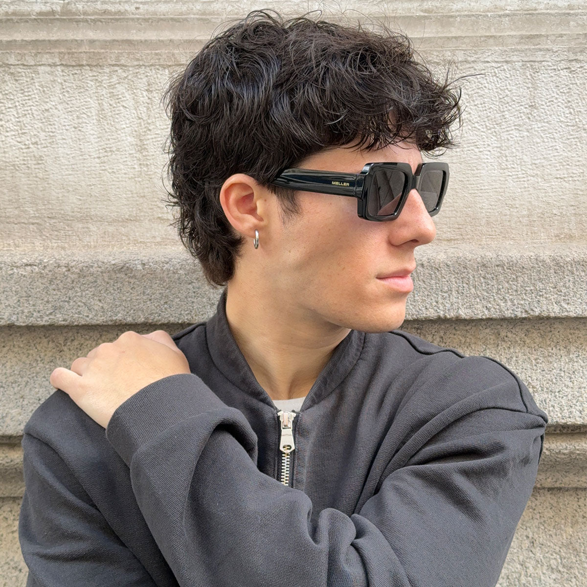 meller-kamali-all-black-sonnenbrille-oversize-quadratisch image 5