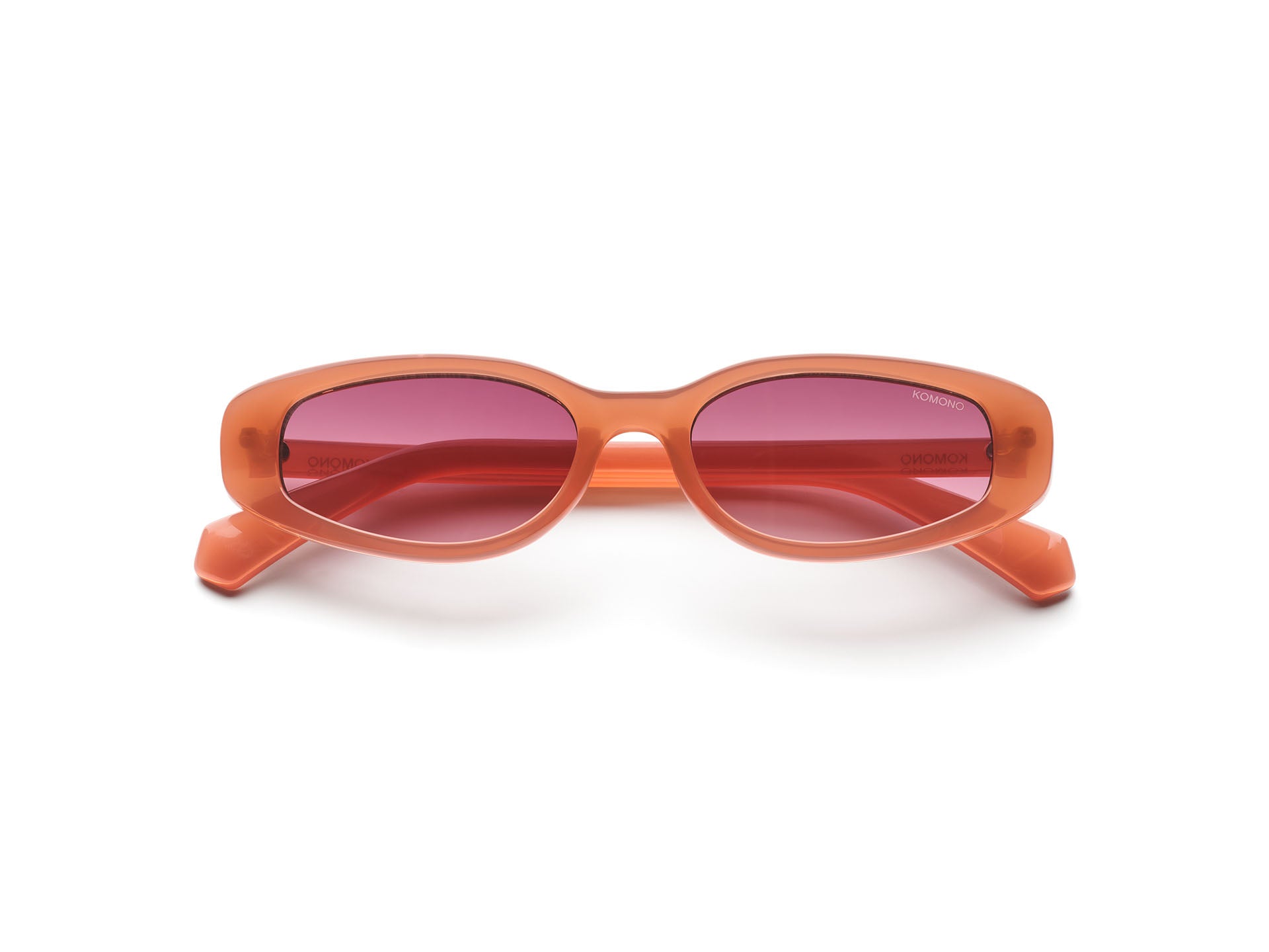 komono-emery-pink-jungle-schlanke-sonnenbrille-im-antwerpener-street-style image 3