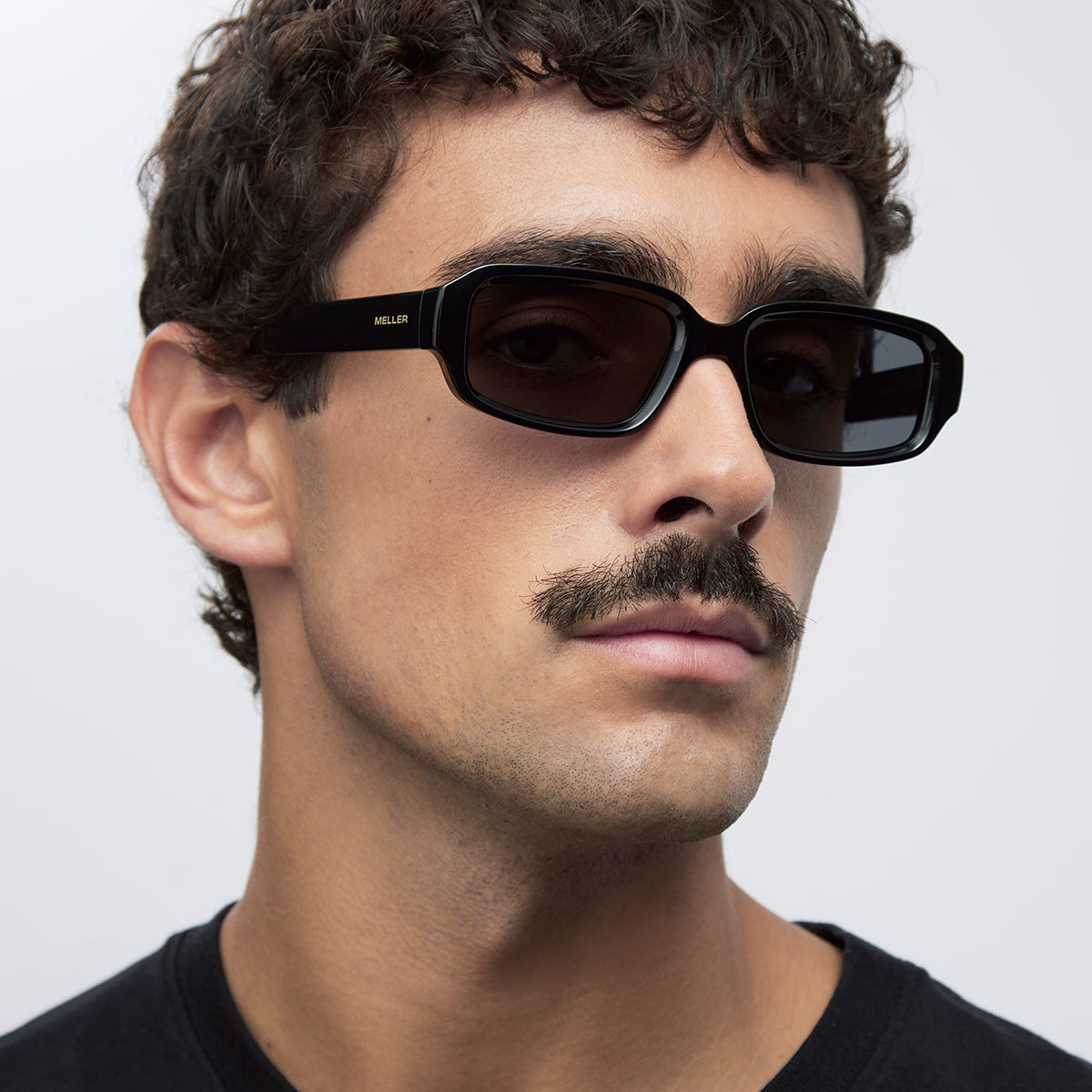 meller-azzi-all-black-sonnenbrille image 5