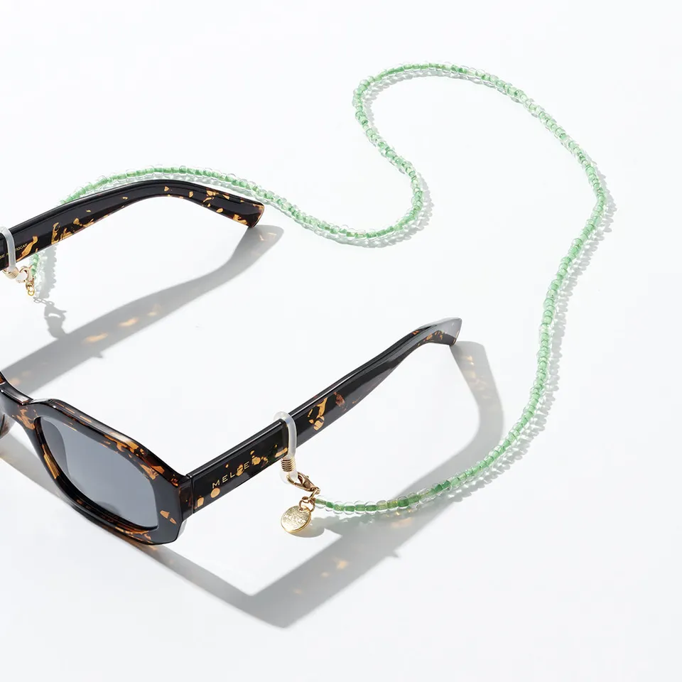meller-yaro-brillenkette-green-beads image 1