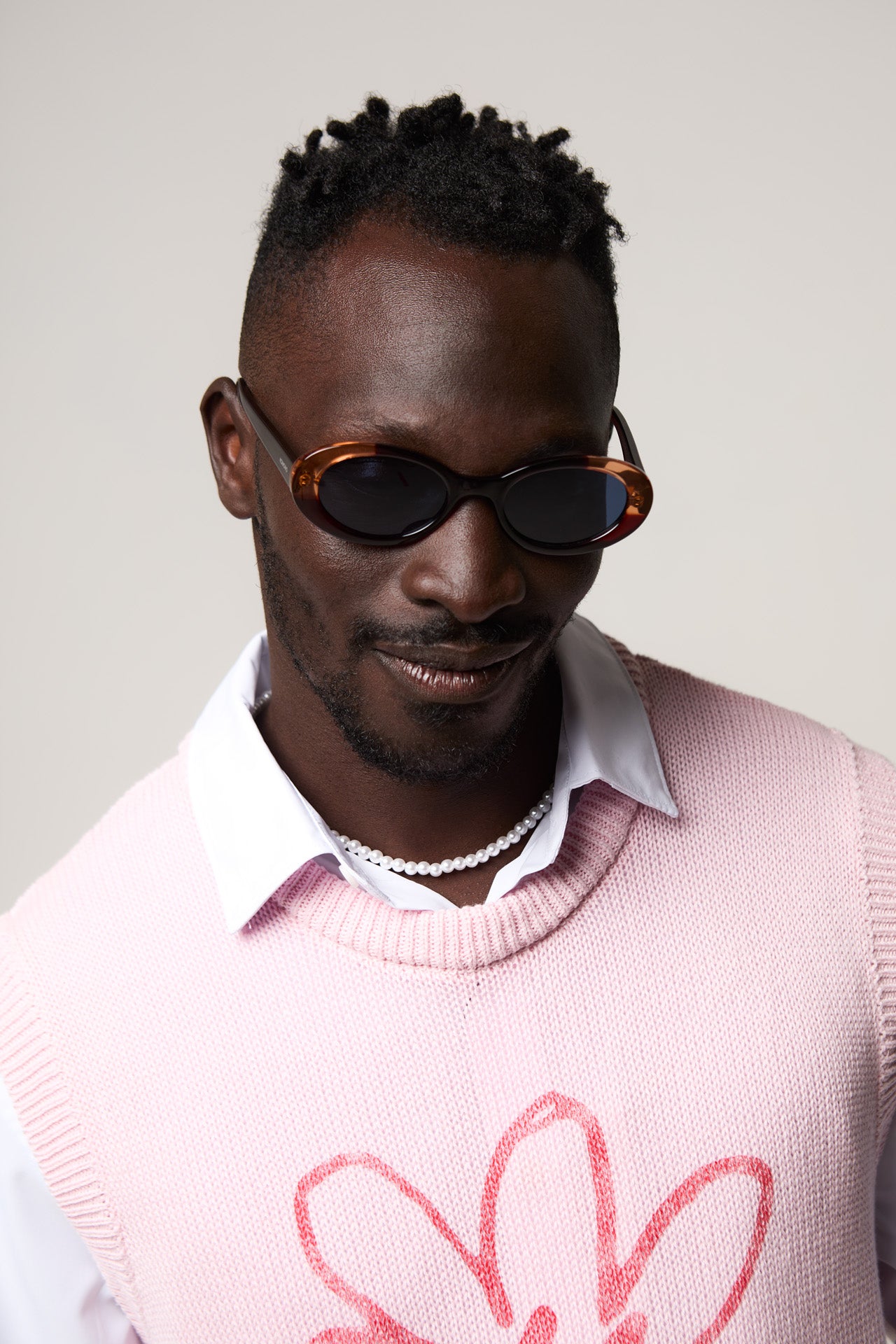 komono-ana-burgundy-coral-sonnenbrille-oval-large-fit image 4