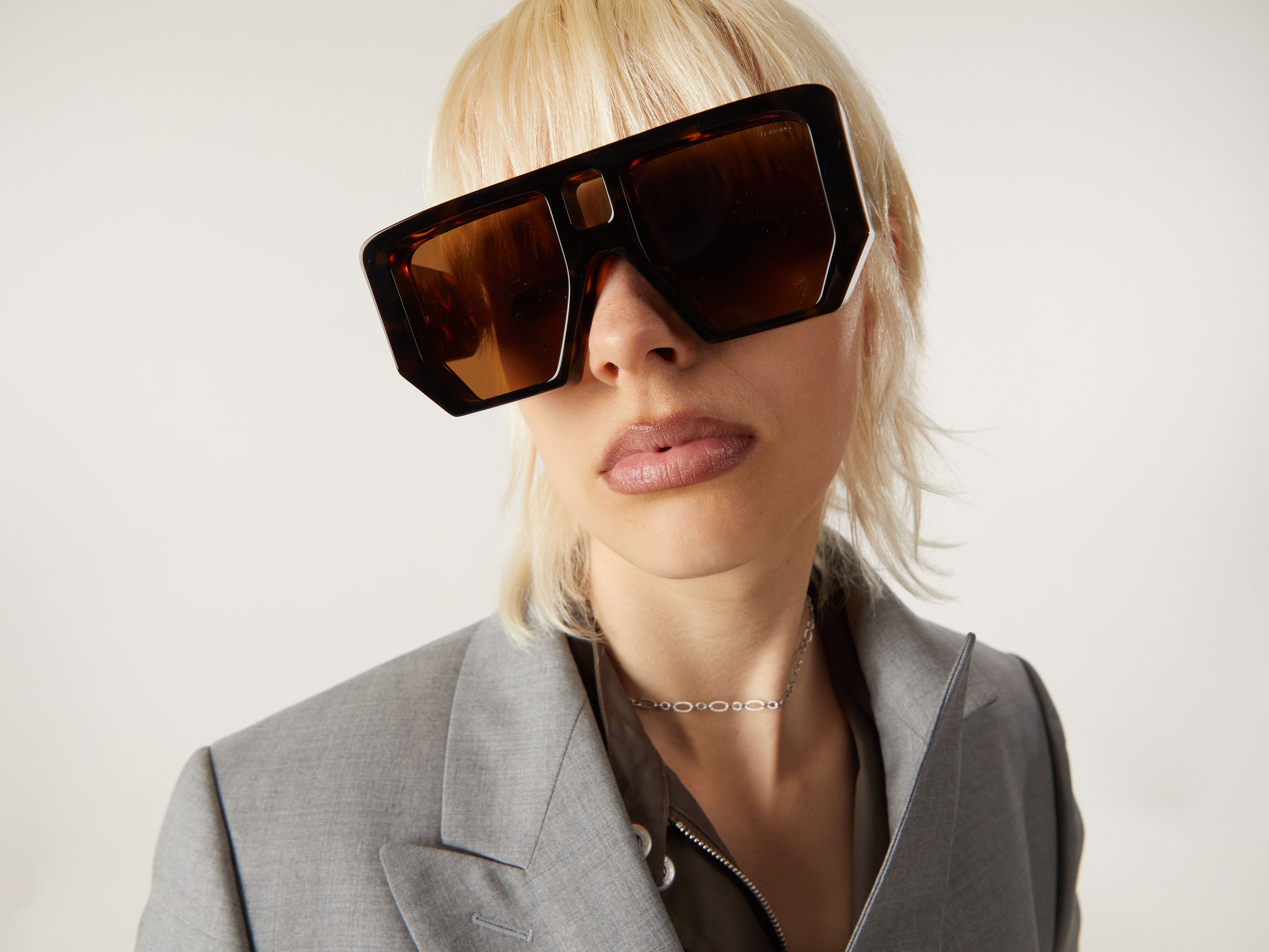 komono-igor-dieryck-tortoise-sonnenbrille-katwalk-kollaboration-braun image 3