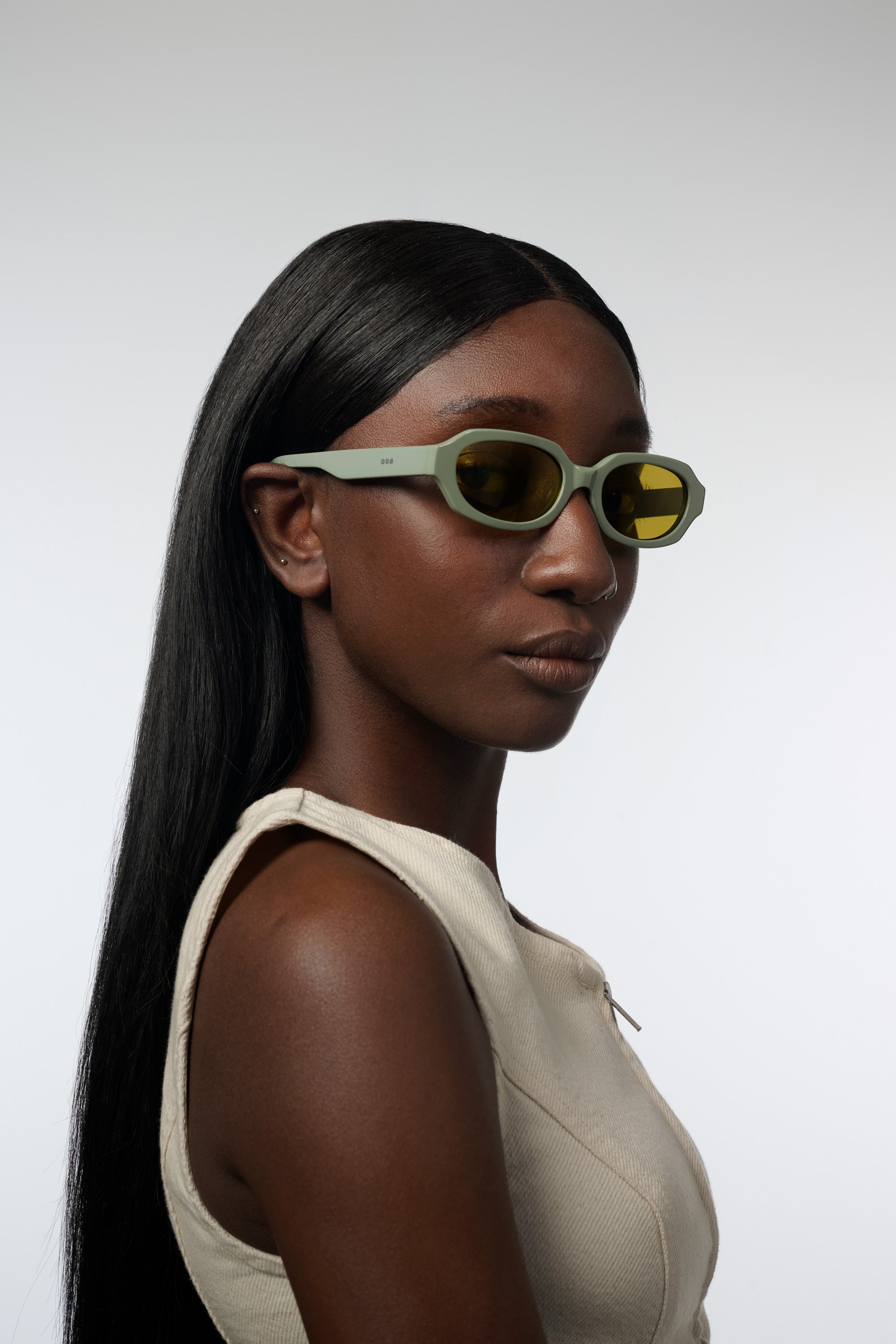 komono-reese-green-pebble-sonnenbrille-next-kollektion image 4