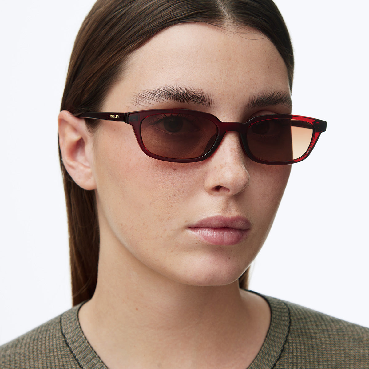 meller-eru-maroon-brown-rechteckige-statement-sonnenbrille-mit-geschwungener-ste image 4